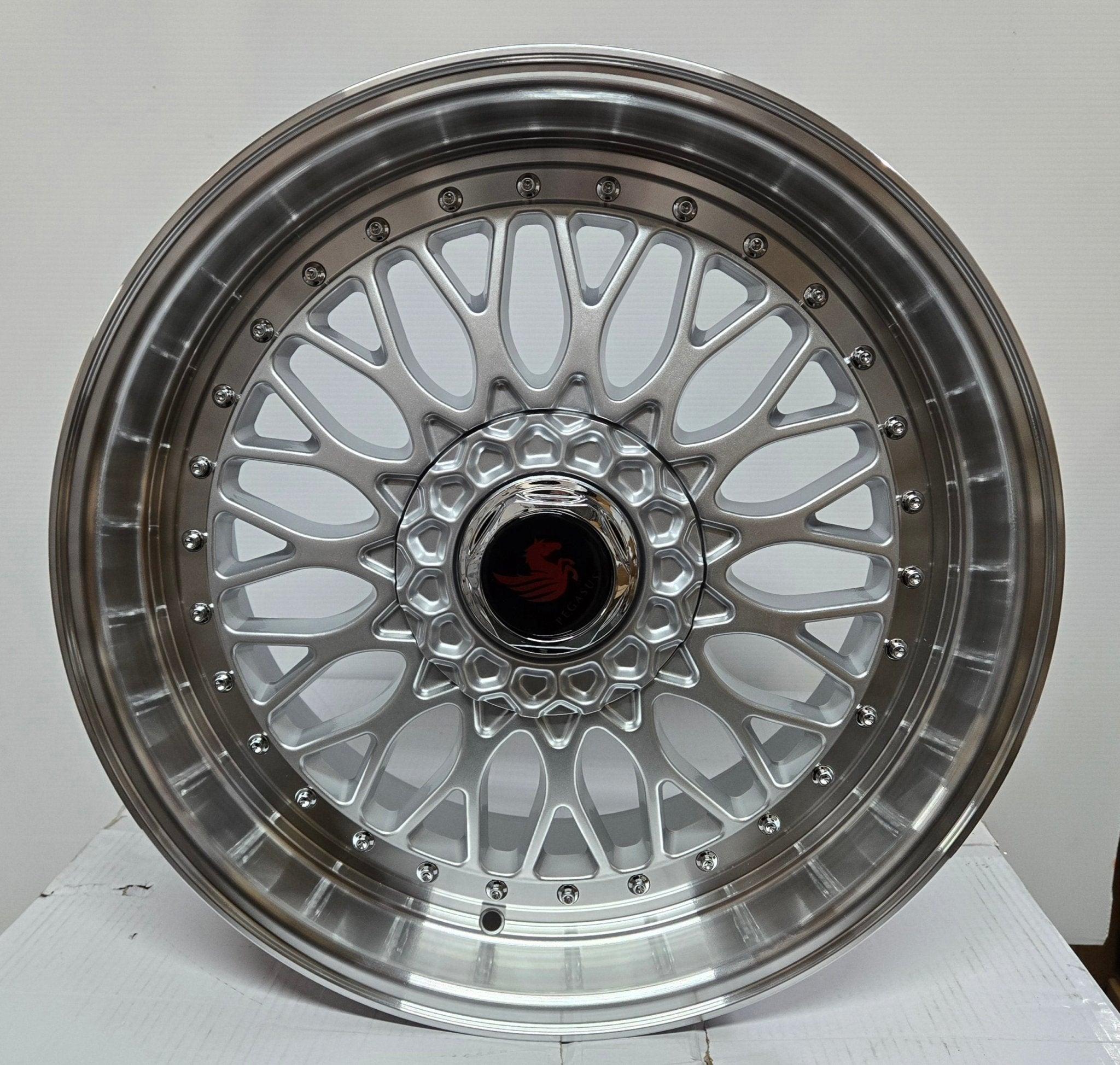 RBM1 19x8.5 5x112 / 5x114.3 / 5x120 SILVER MACHINED LIP CHROME RIVETS