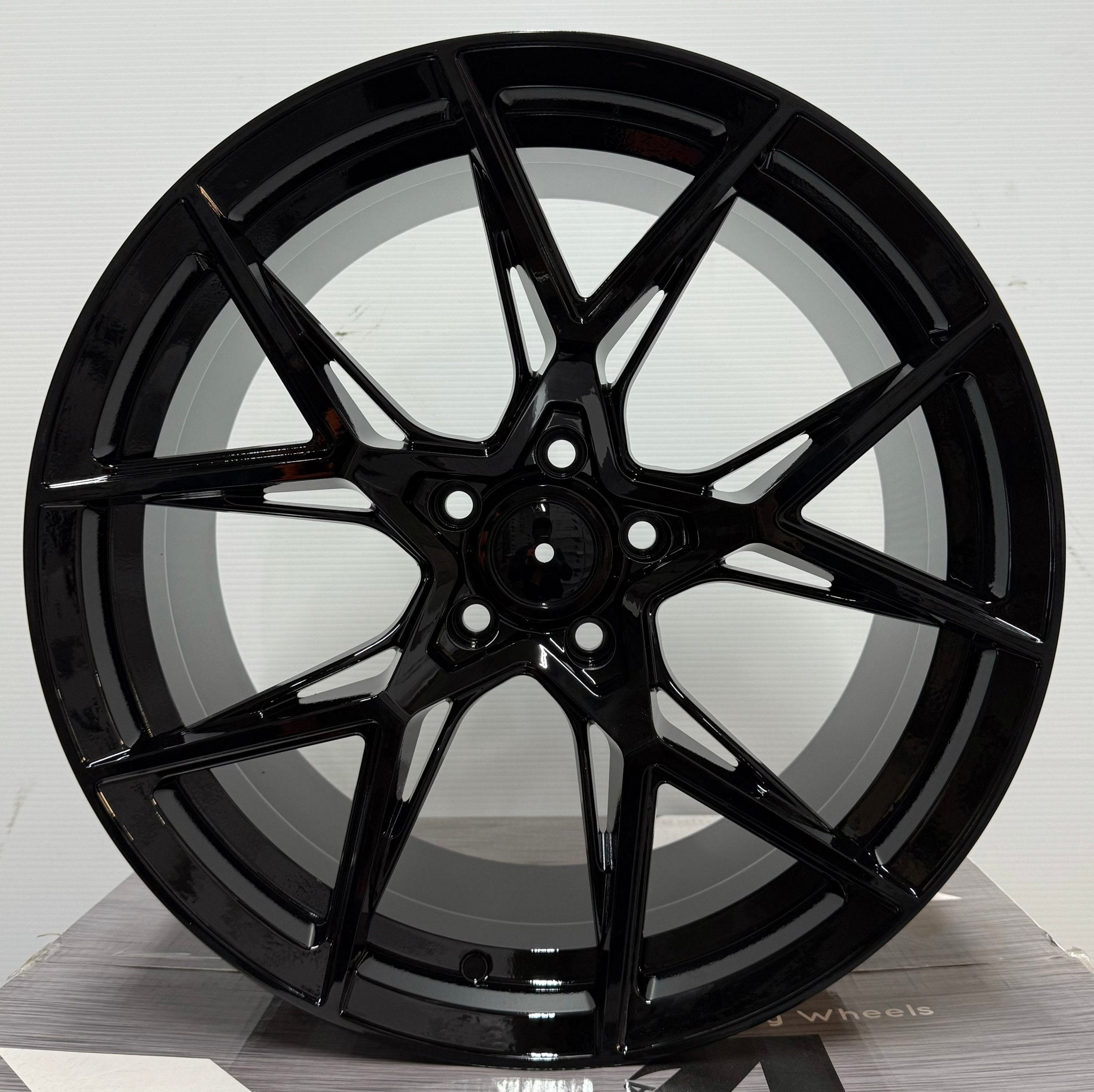 AF629 19x8.5 5x112 / 5x114.3 GLOSS BLACK