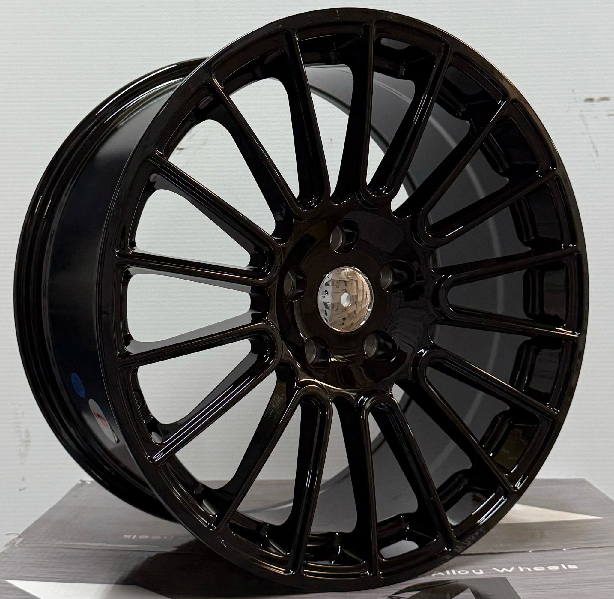 ZS-109 18x8.5 5x112 / 5x114.3 GLOSS BLACK