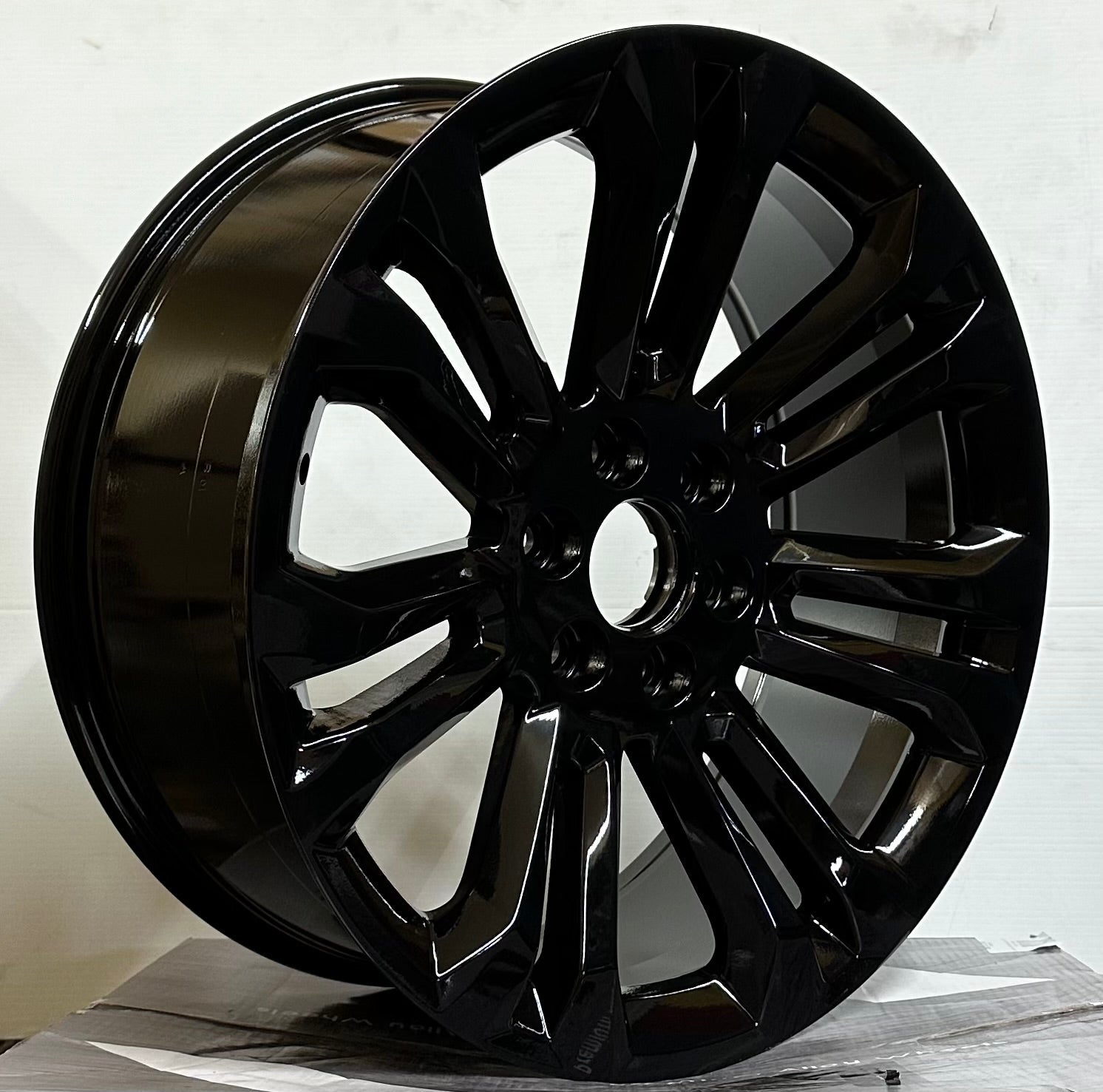 GM08 DENALI STYLE 22x9.0 6x139.7 GLOSS BLACK