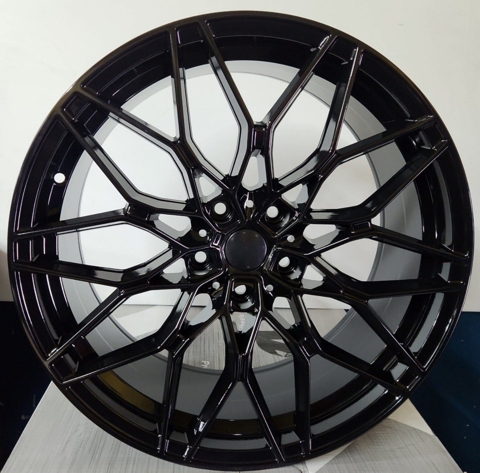 W719 19x9.0 5x120 GLOSS BLACK