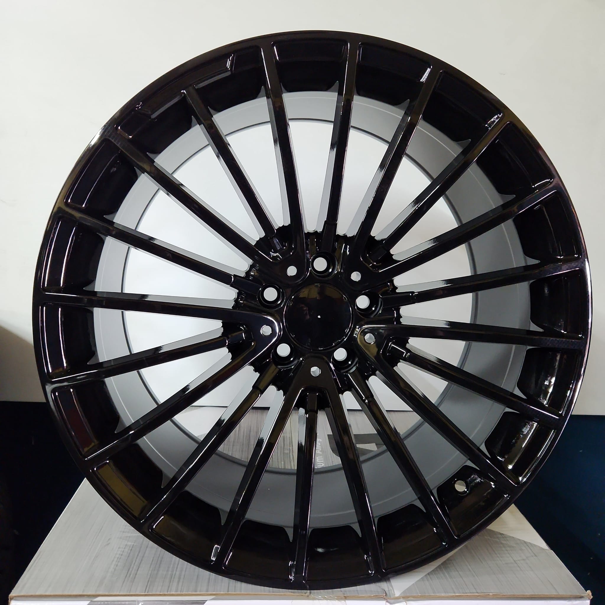 W812 20x9.5 5x112 GLOSS BLACK