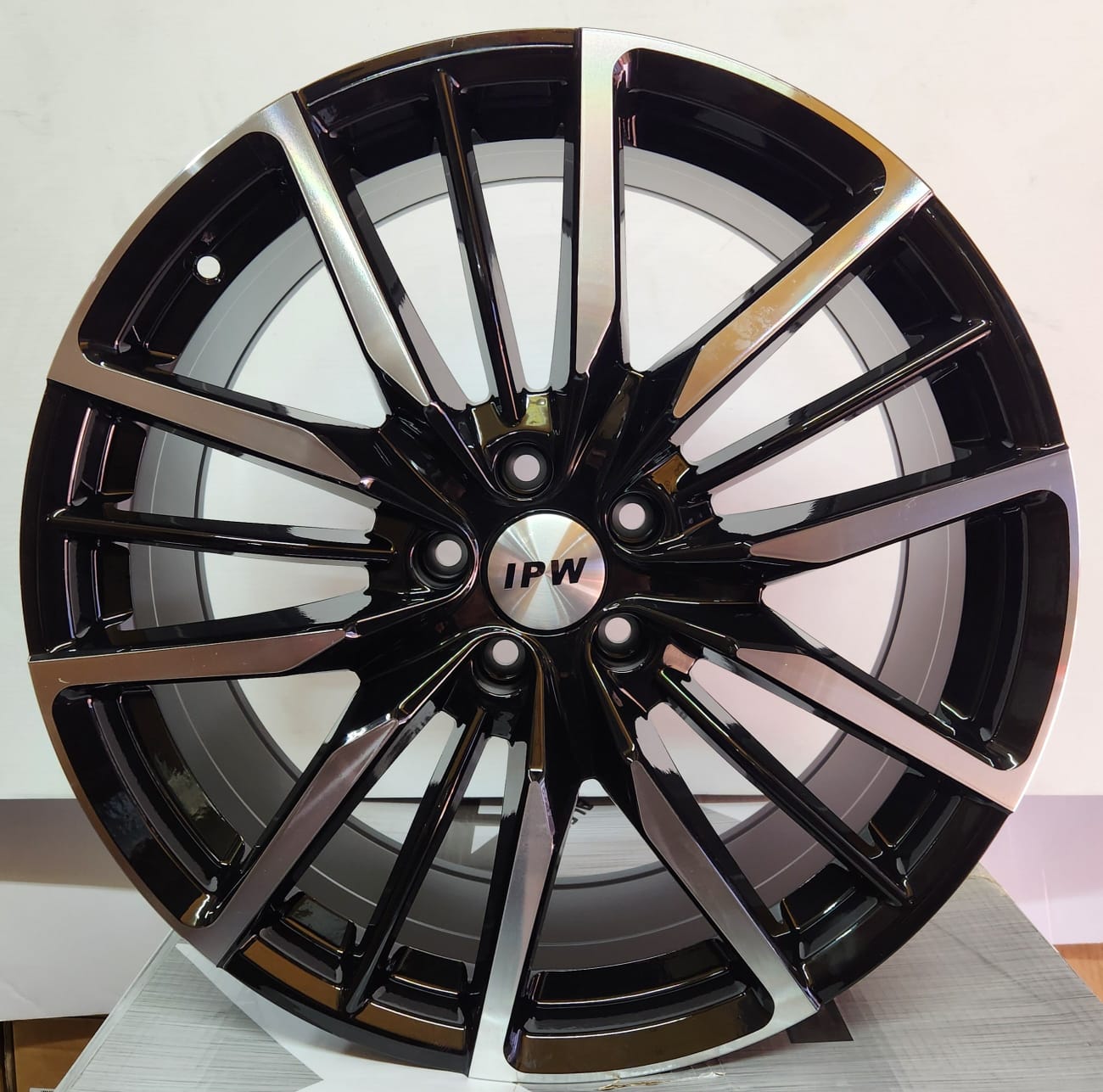 W312 20x8.5 5x120 BLACK MACHINED FACE