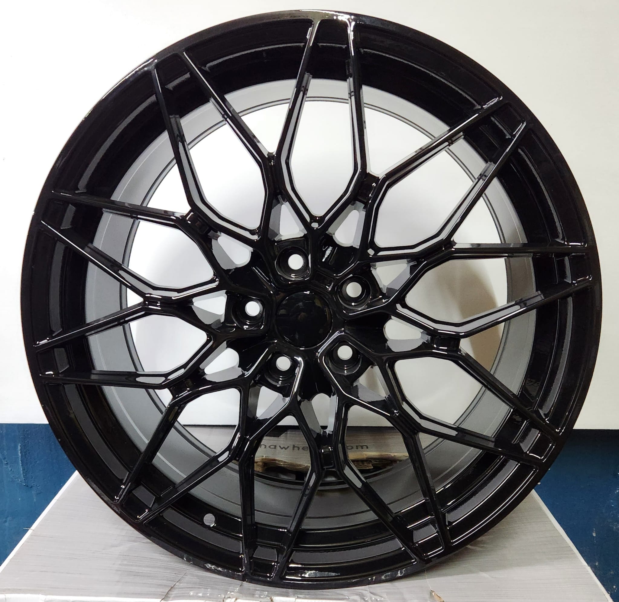 GWG 284 19x8.0 5x120 GLOSS BLACK
