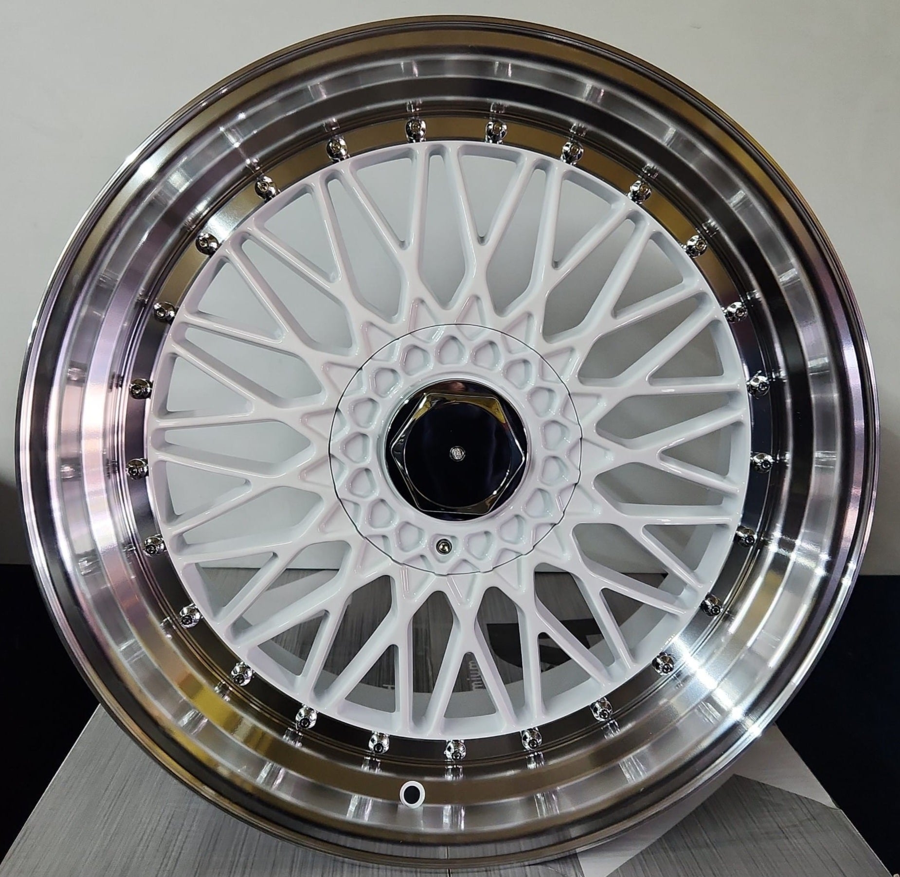 ALFINA AY679 20x10 5x112 / 5x120 GLOSS WHITE MACHINED LIPS MACHINED RIVETS