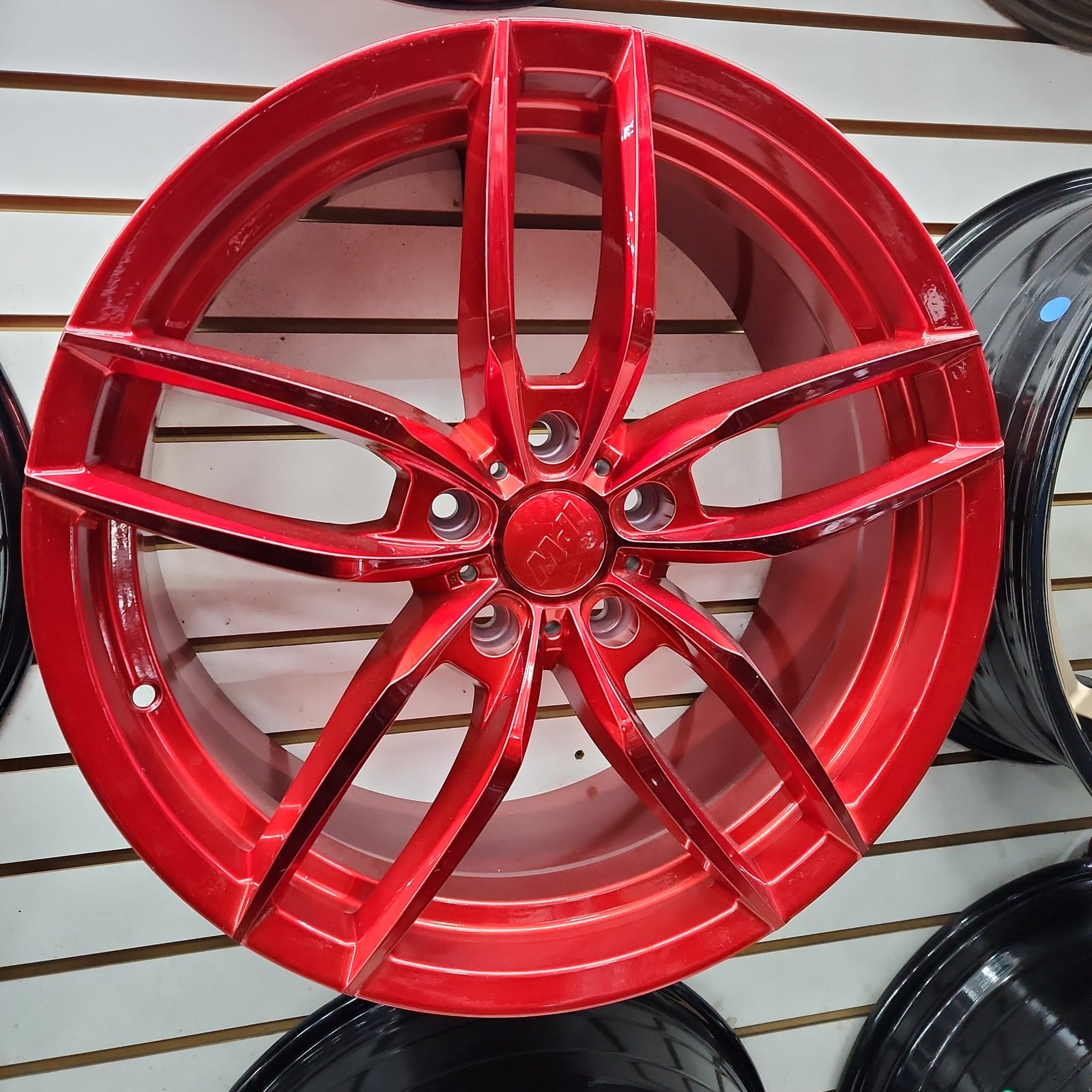 W528 19X8.5 5X120 RED