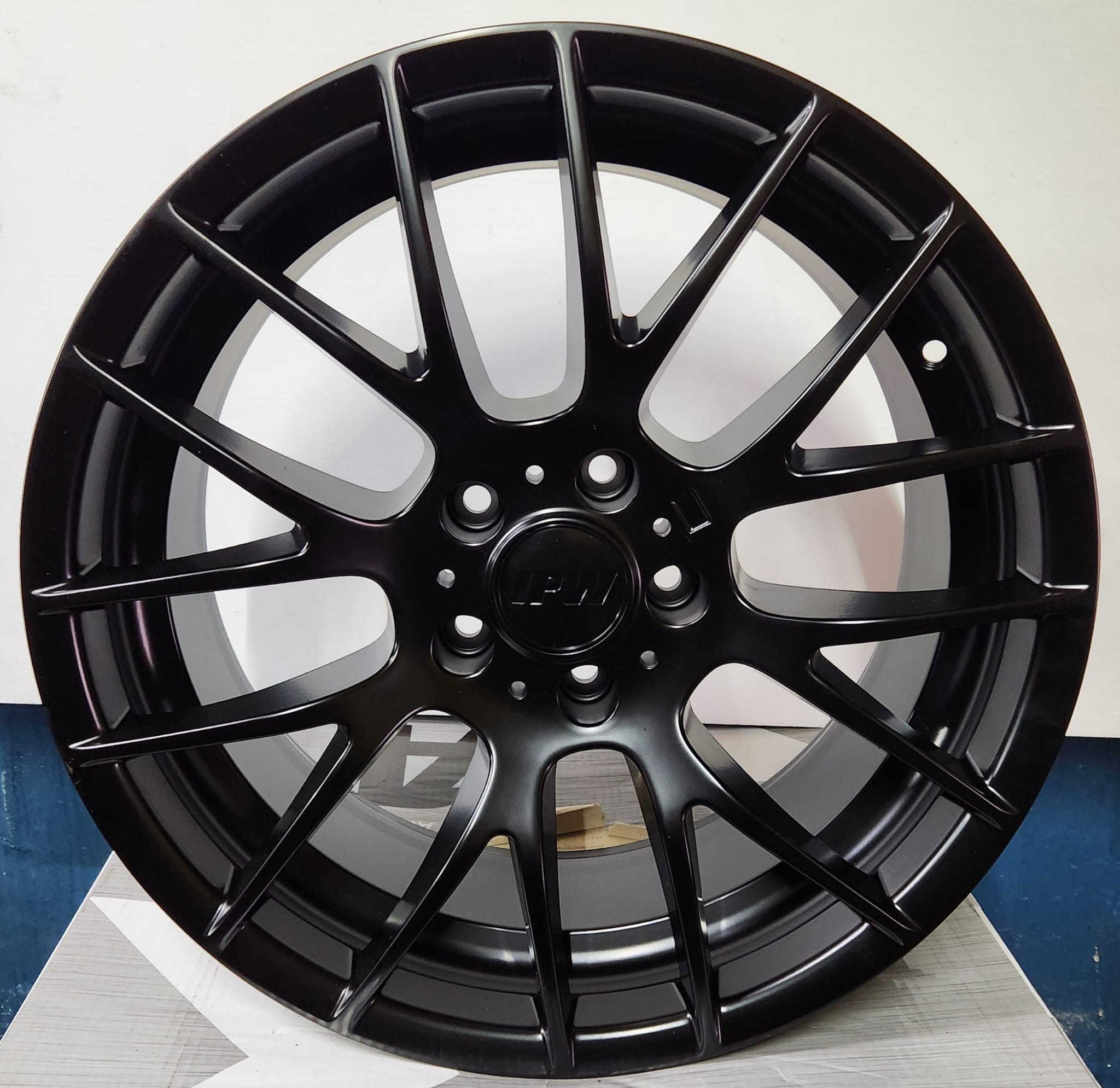 W725 18X8.0 5X120 SB