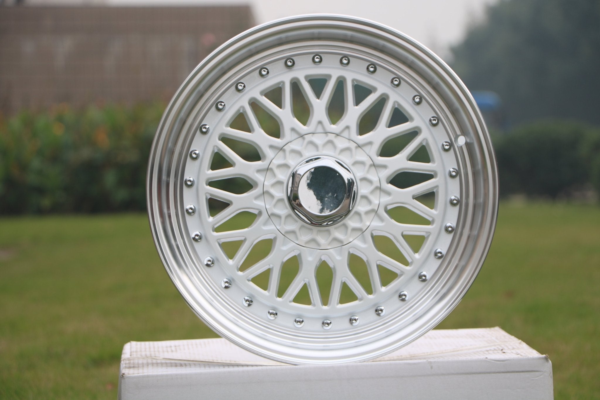 W881 479 White Machined Lip 17x7.5 ET35 5x112/114.3/120 CB73.1