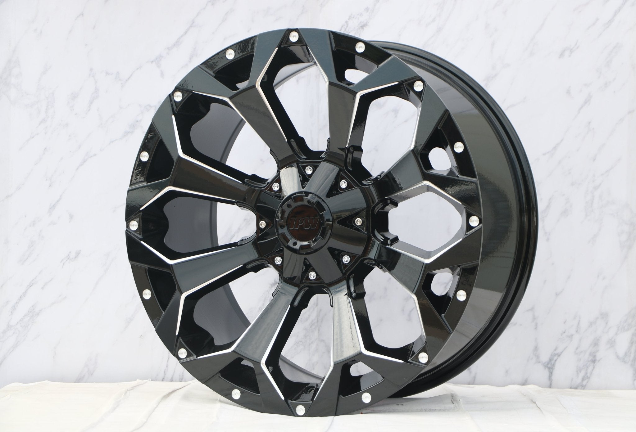 W950 1521B Gloss Black Milled 18x9.0 ET0 6x139.7 CB106.1