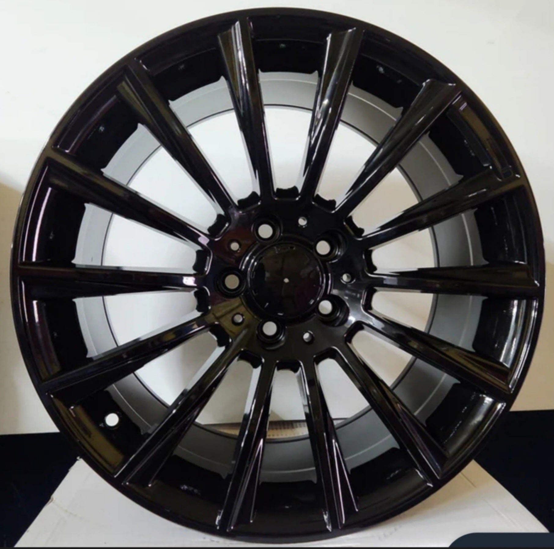 W813 WHEELS 18X9.5 5X112 GLOSS BLACK