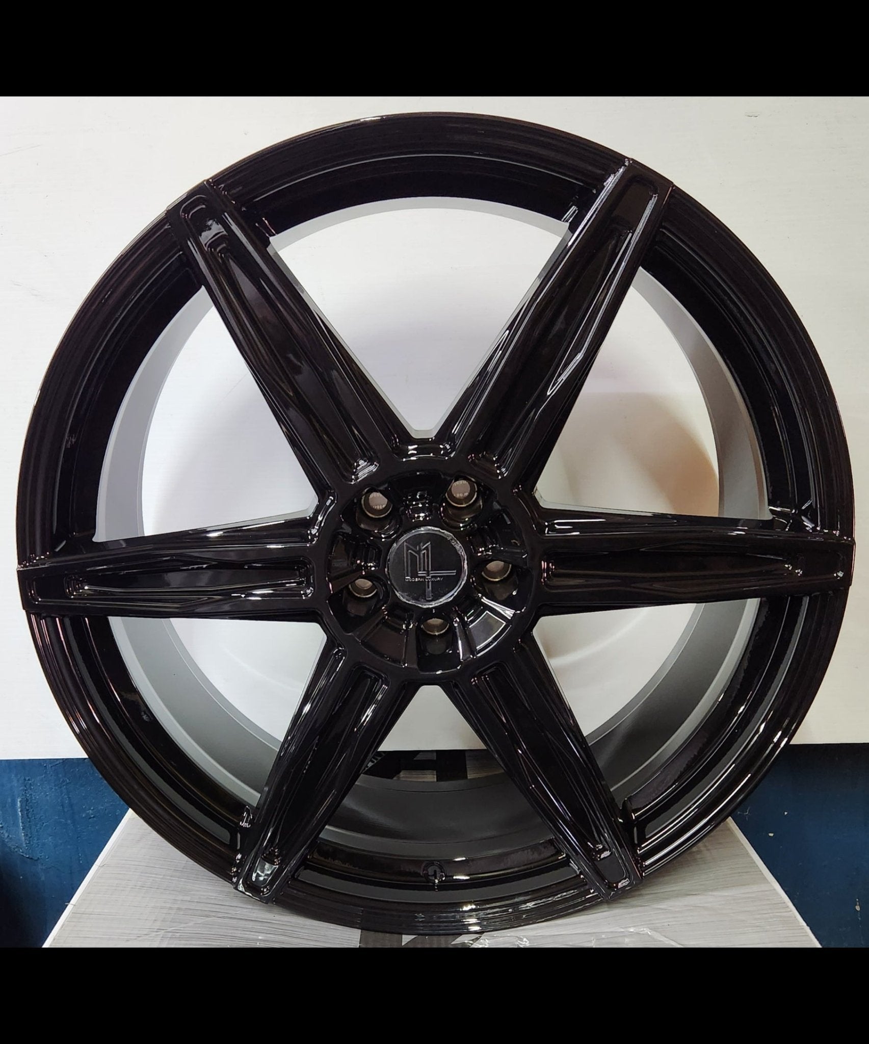 MODERN LEXURY MLF11 20X9 5X114.3 GLOSS BLACK