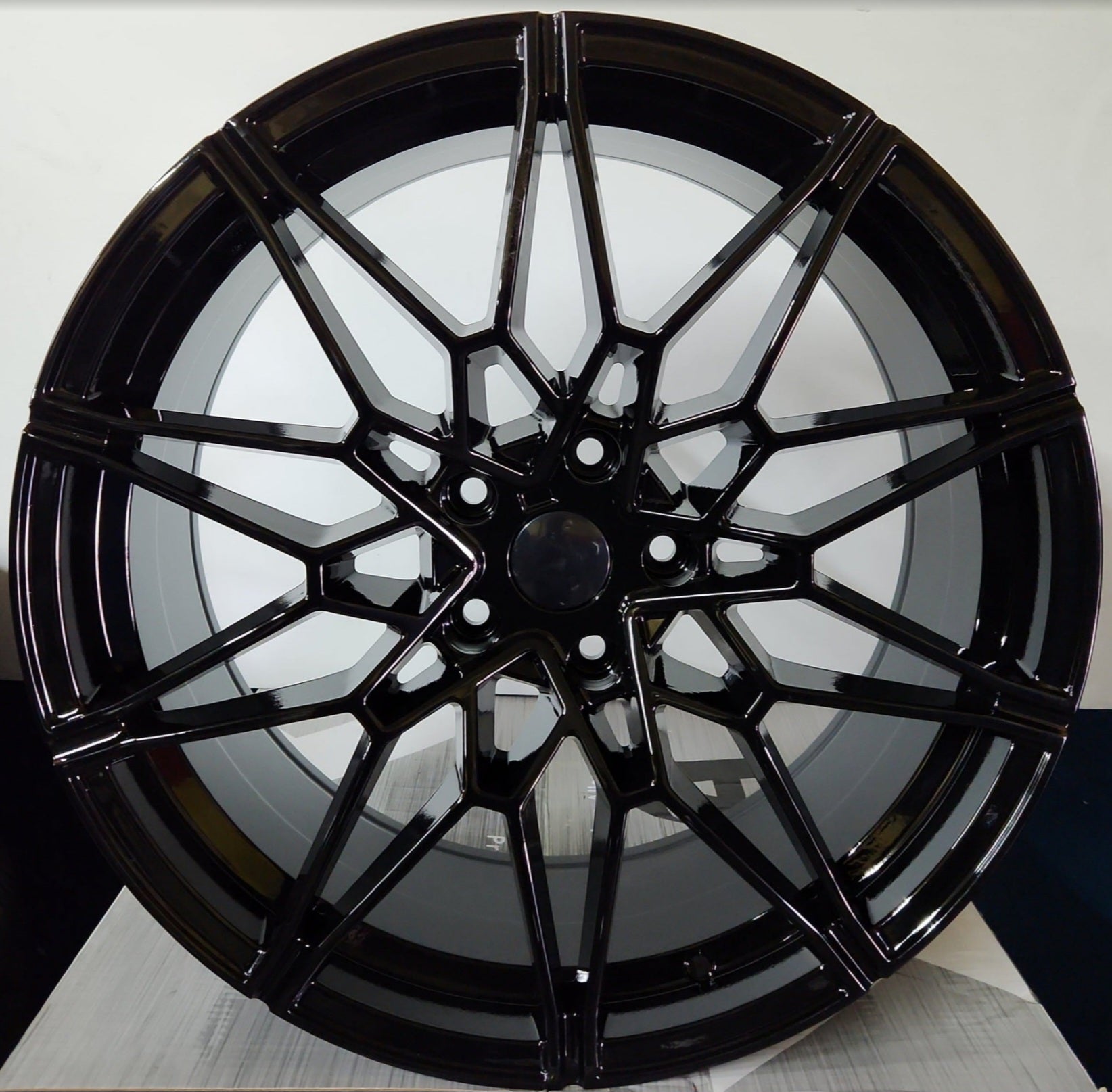 W718 19x9 5x120 GLOSS BLACK98