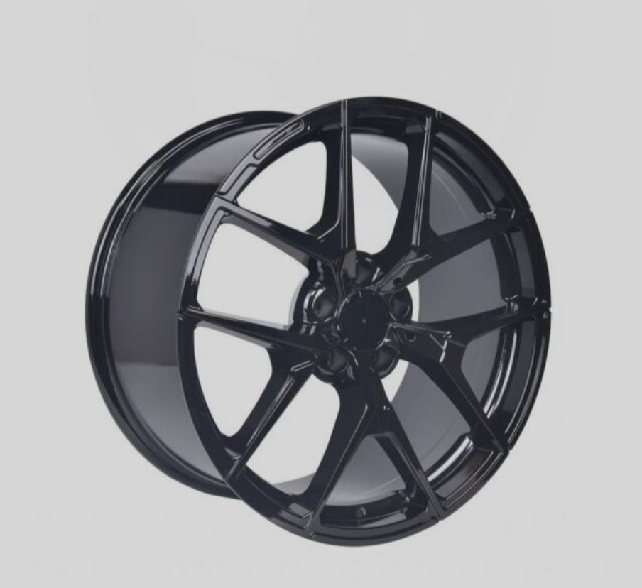 W838 19X8.5 5X112 GLOSS BLACK
