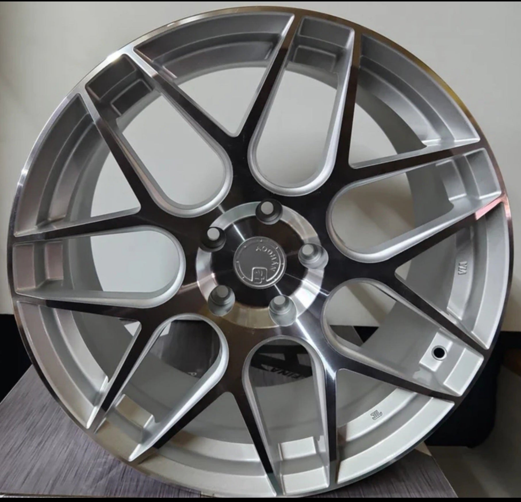 AODHAN-LS002 19X8.5 5X120  SILVER MACHINED FACE