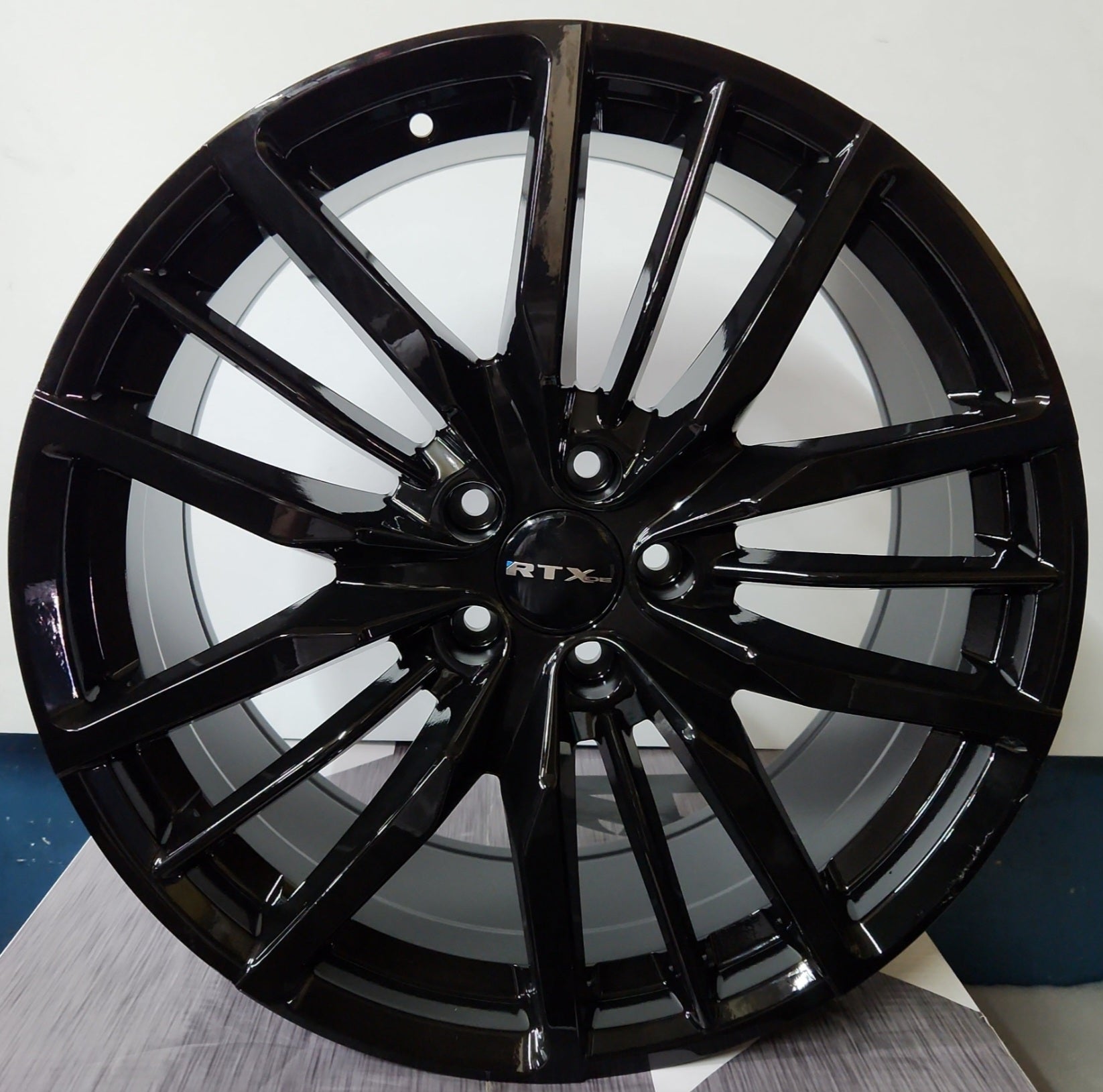 W312 1836 20X8.5  5X114.3  GLOSS BLACK