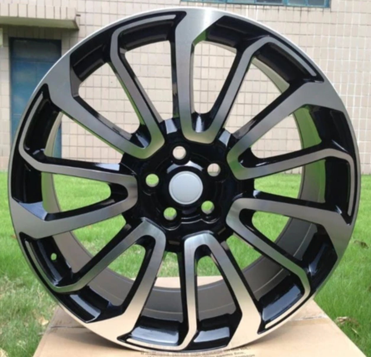 795 22X9.5  5X120 BLACK MACHINED FACE