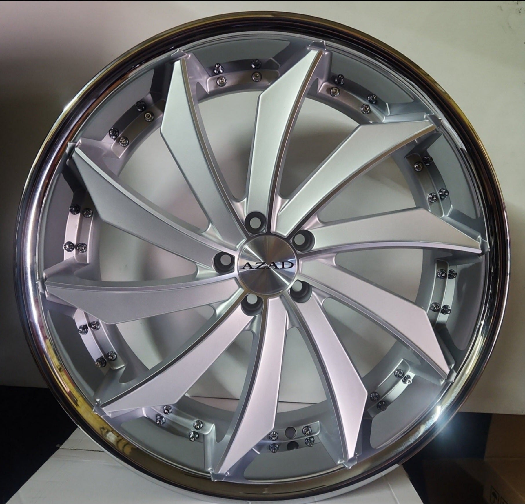 AZAD AZ911 22X9 5X114.3 RIGH HAND SILVER + STAINELESS STEEL LIP