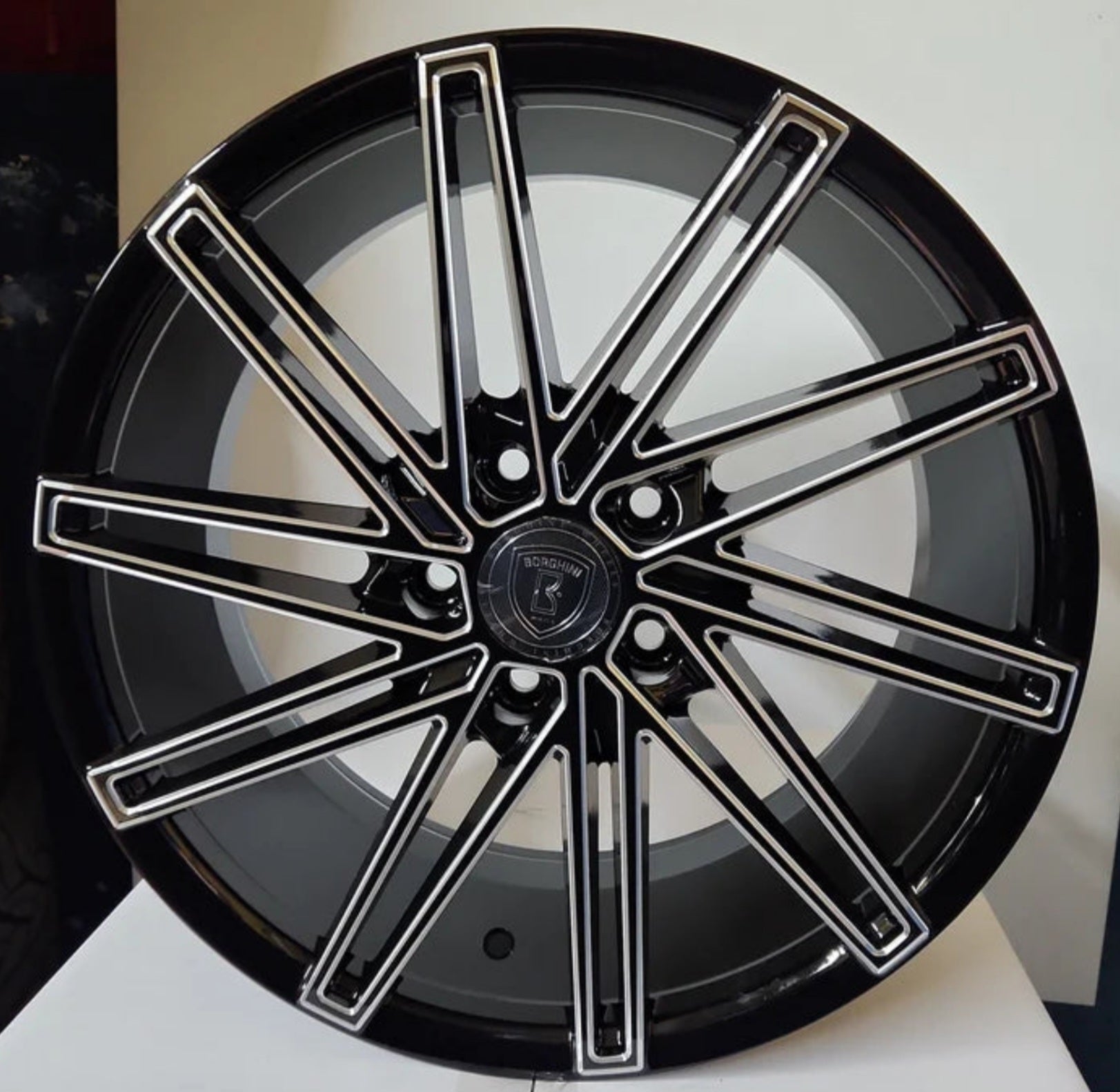 B65 M 18X8 5X114.3 GLOSS BLACK MILLING
