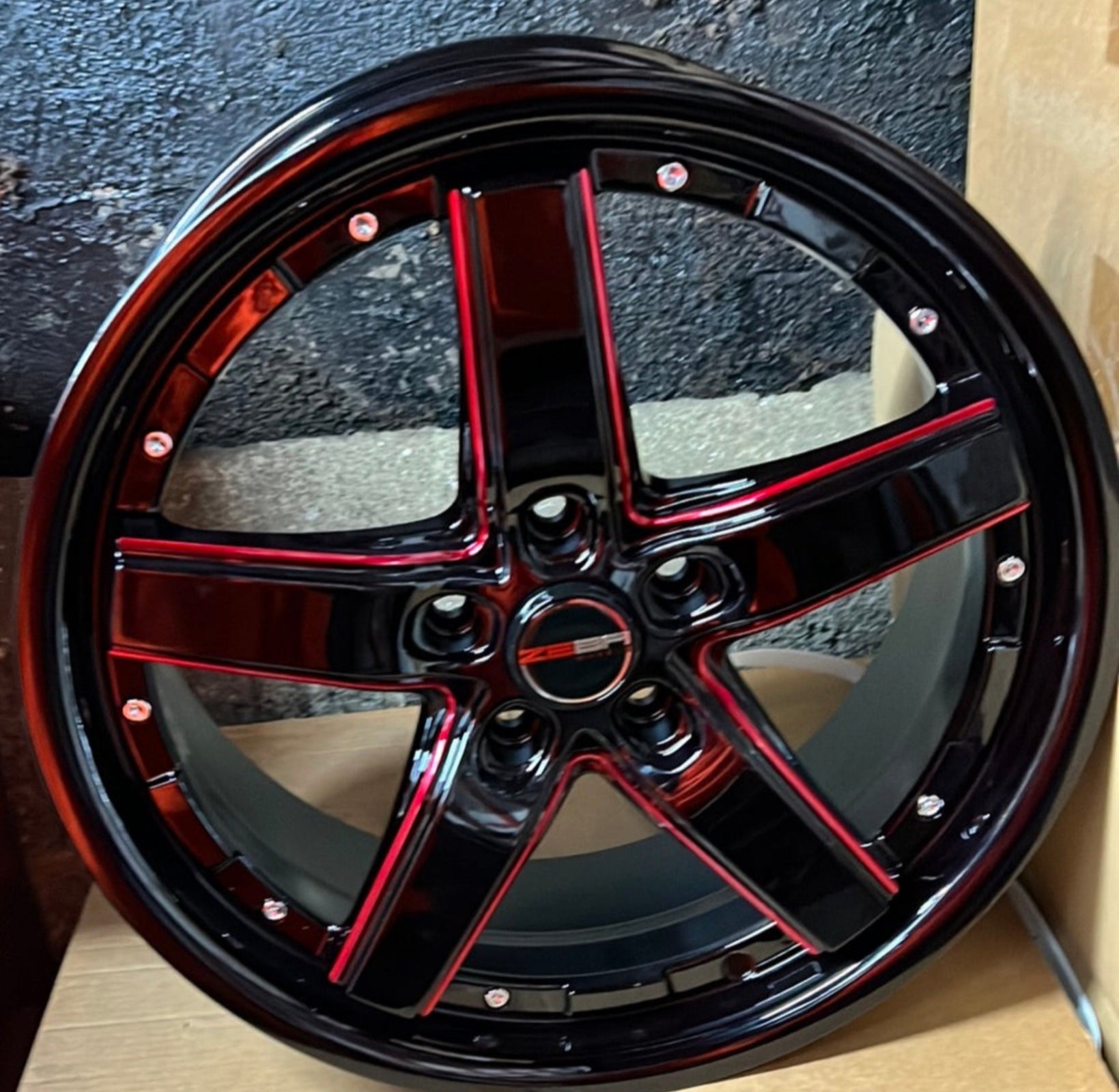 GWG  G40 DRIFT 18x8 5x4.5 GLOSS BLACK RED  MILL