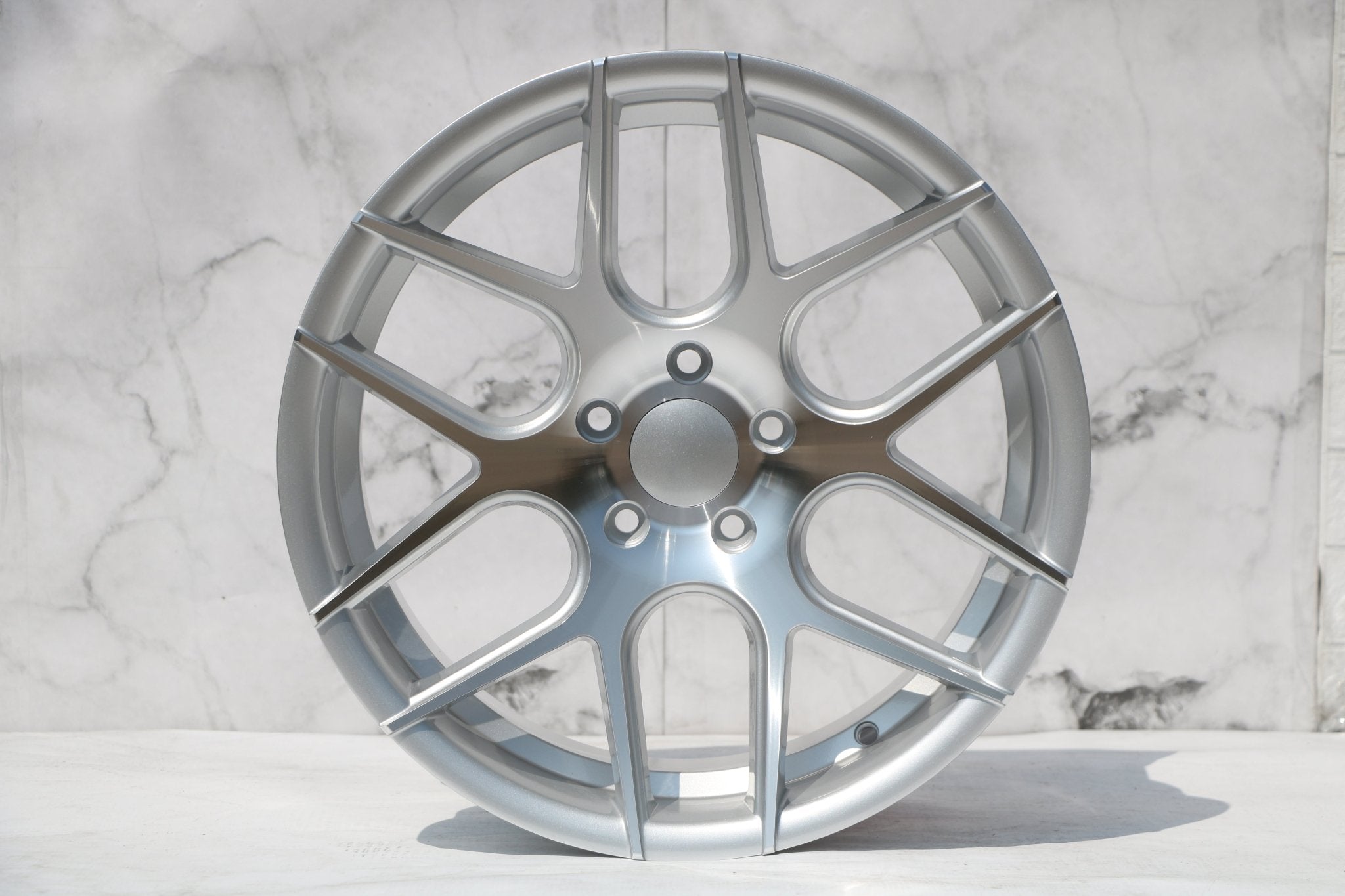 W001 SSA03 Silver Machined Face 18*8.0 ET35 5x114.3 CB73.1  MB-2182 - Logo