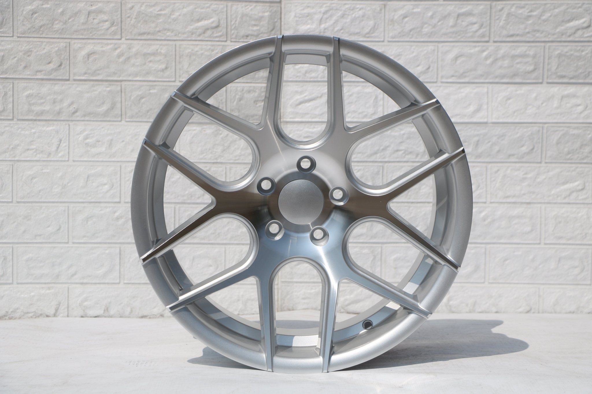 W001 SSA03 Silver Machined Face 18*8.0 ET35 5x114.3 CB73.1  MB-2182 - Logo