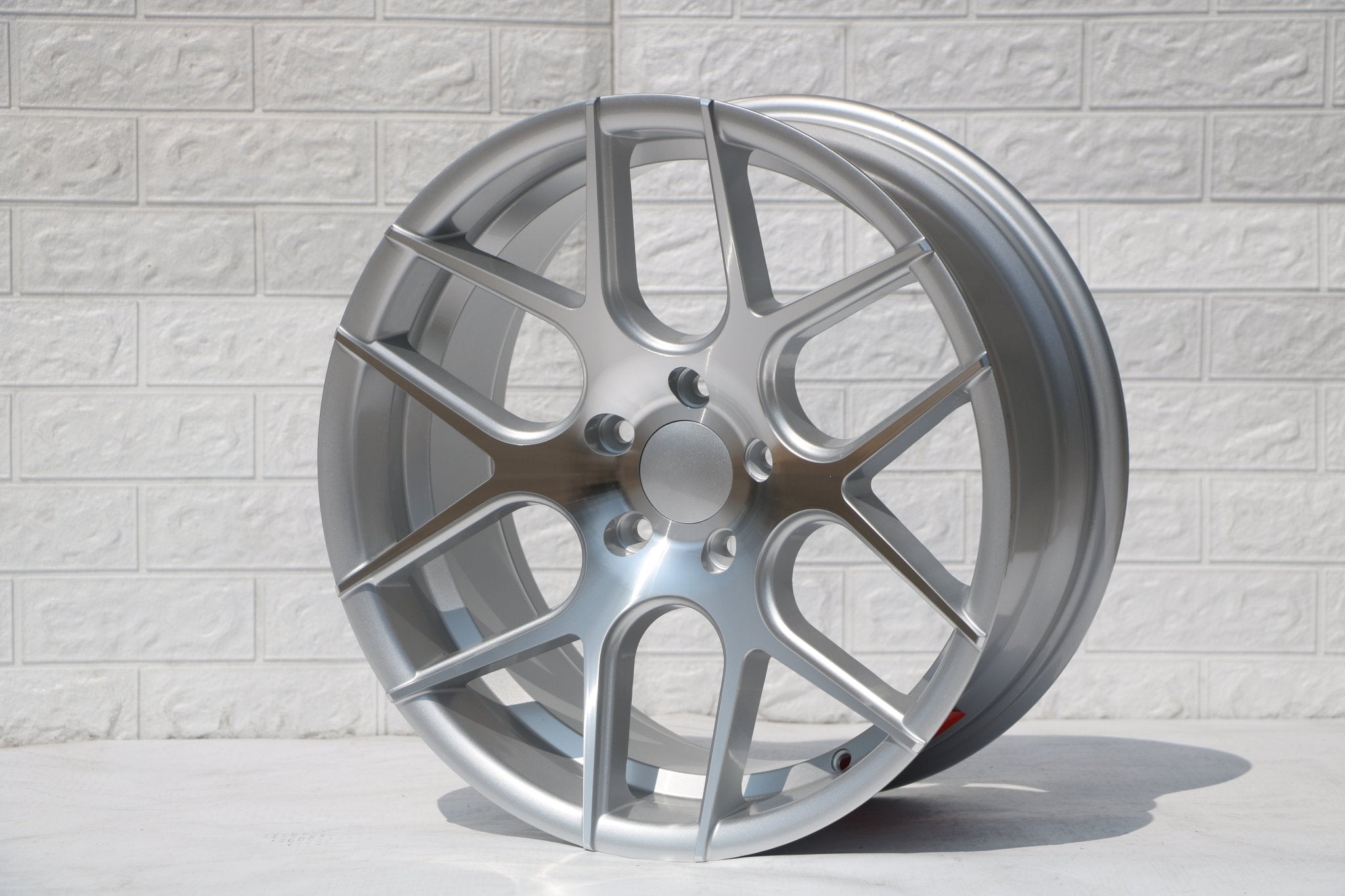 W001 SSA03 Silver Machined Face 18*8.0 ET35 5x114.3 CB73.1  MB-2182 - Logo