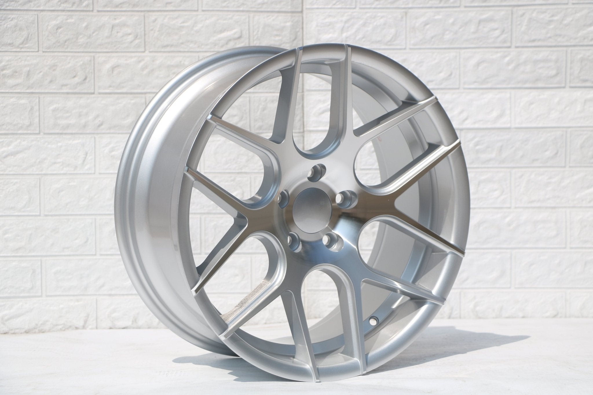 W001 SSA03 Silver Machined Face 18*8.0 ET35 5x114.3 CB73.1  MB-2182 - Logo