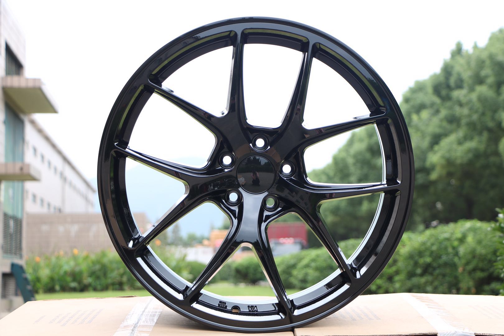 W005 1139 Gloss Black 19x8.5 ET35 5x112/114.3 CB73.1  Cap/Logo:C016IPW-B