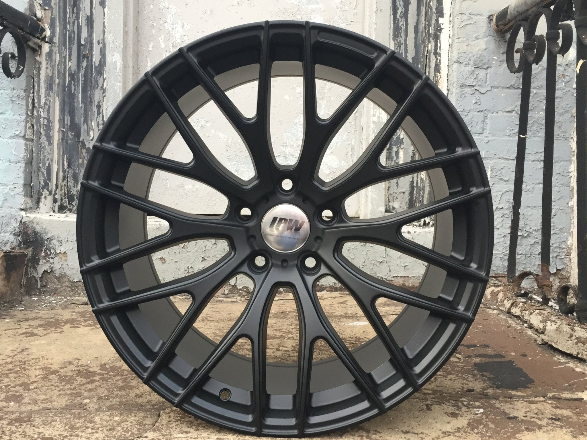 W008 Satin Black 19x9.5 ET35 5x120 CB72.56
