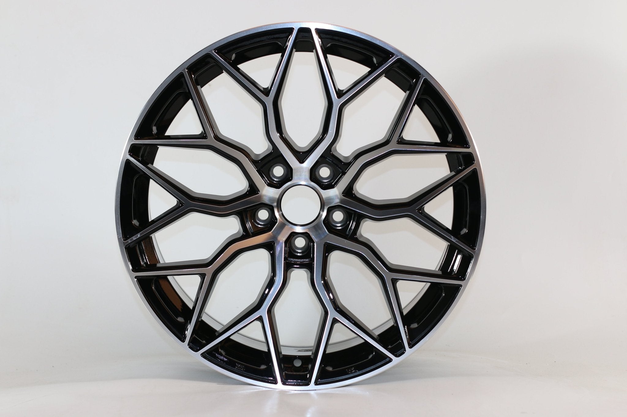 W028 / XH1024 Black Machined Face 17x7.5 ET38 5x114.3 CB73.1