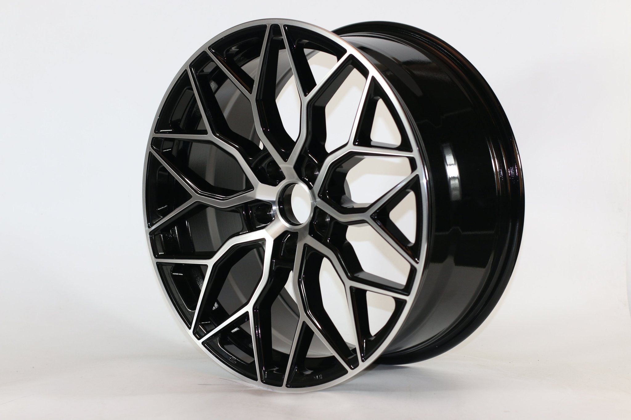 W028 / W1402 XH1024 Black Machined Face 20x8.5 ET38 5x114.3 CB73.1