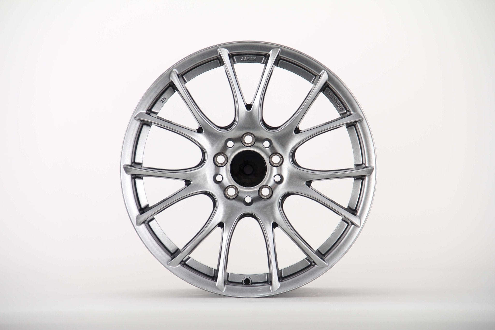 W055 886 Hyper Black 18x9.0 ET35 5x114.3 CB73.1