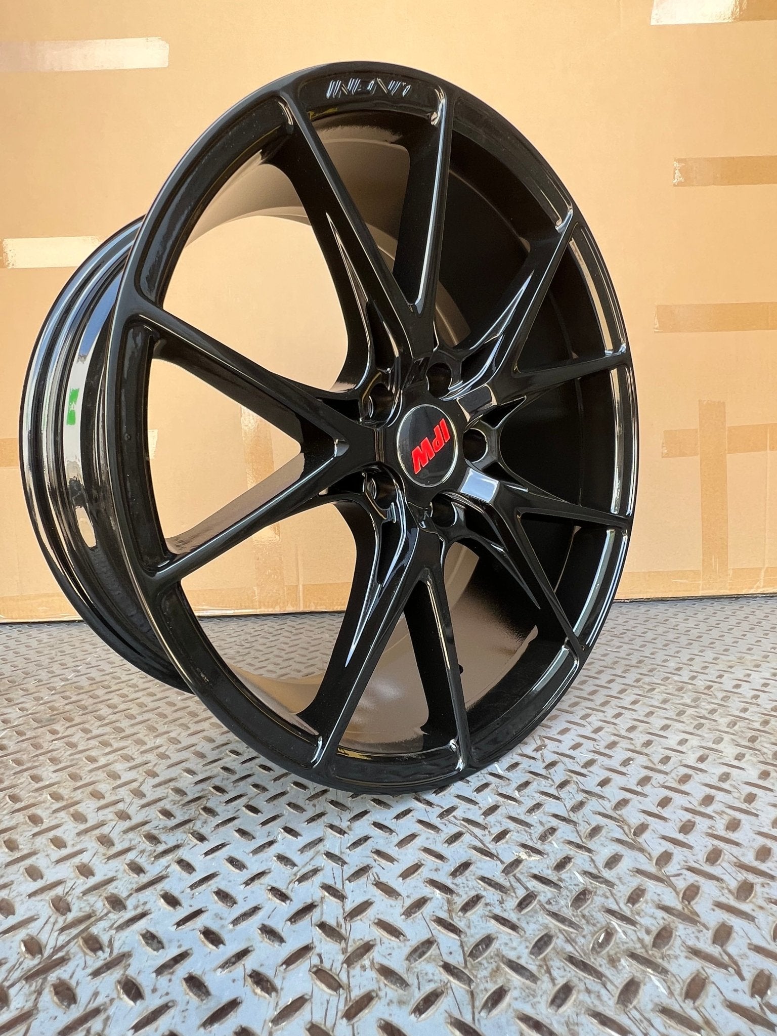W1406 218 Gloss Black 19x8.5 ET35 5x114.3 CB73.1