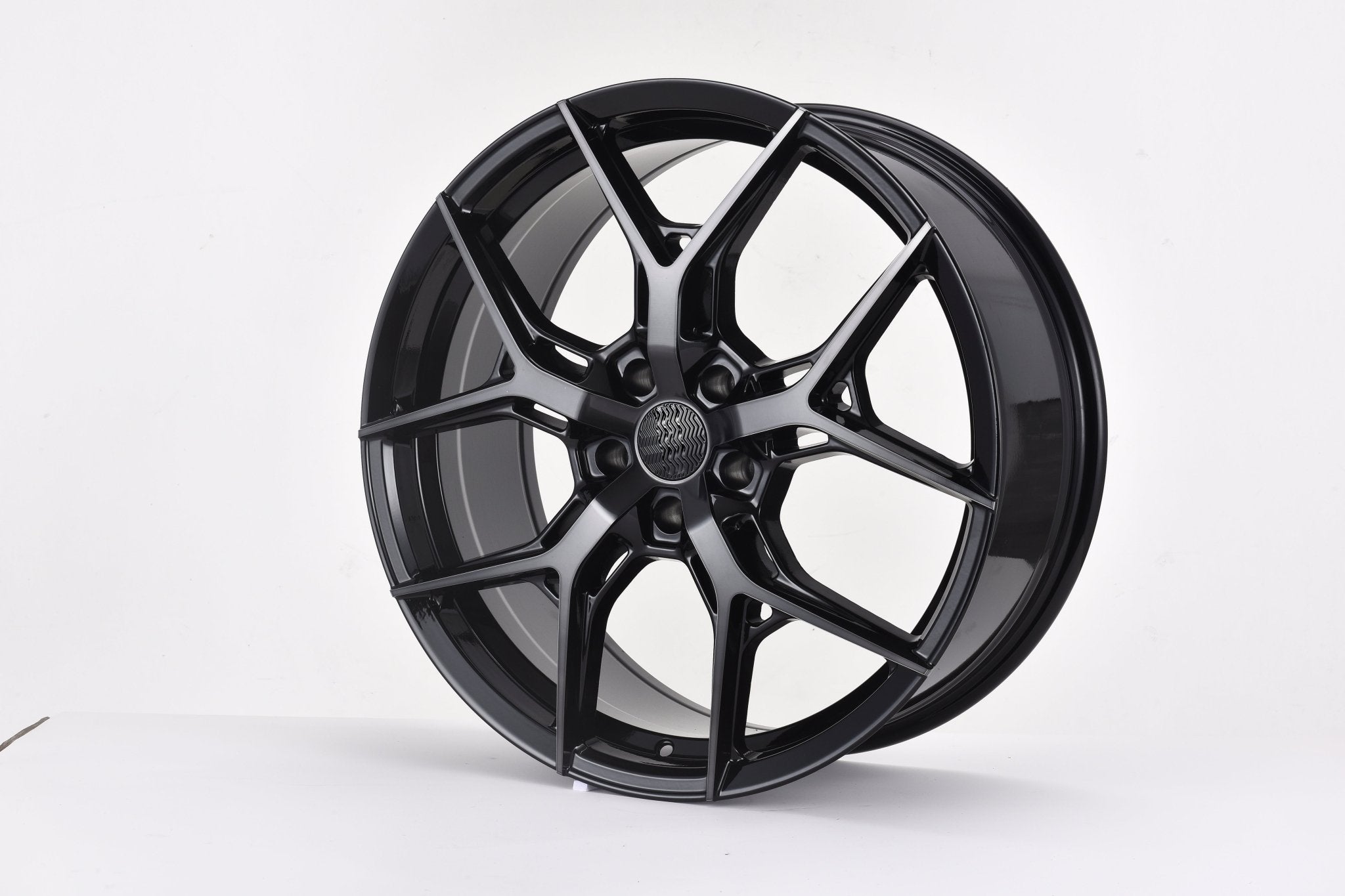 W1500 1696 Gloss Black 22x11 ET40 5x120 CB74.1