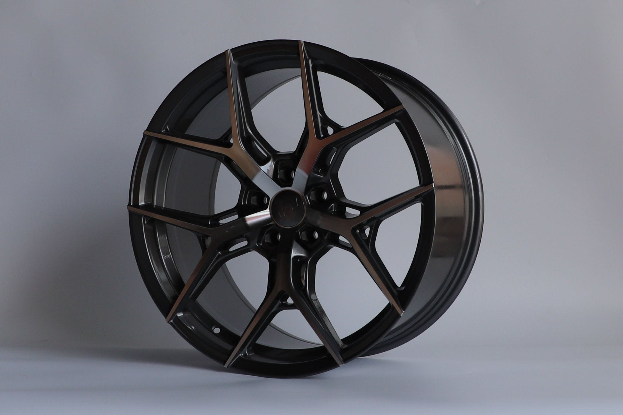 W1500 1696 Gunmetal Machined Face 20x10.0 Et35 5x114.3 CB73.1