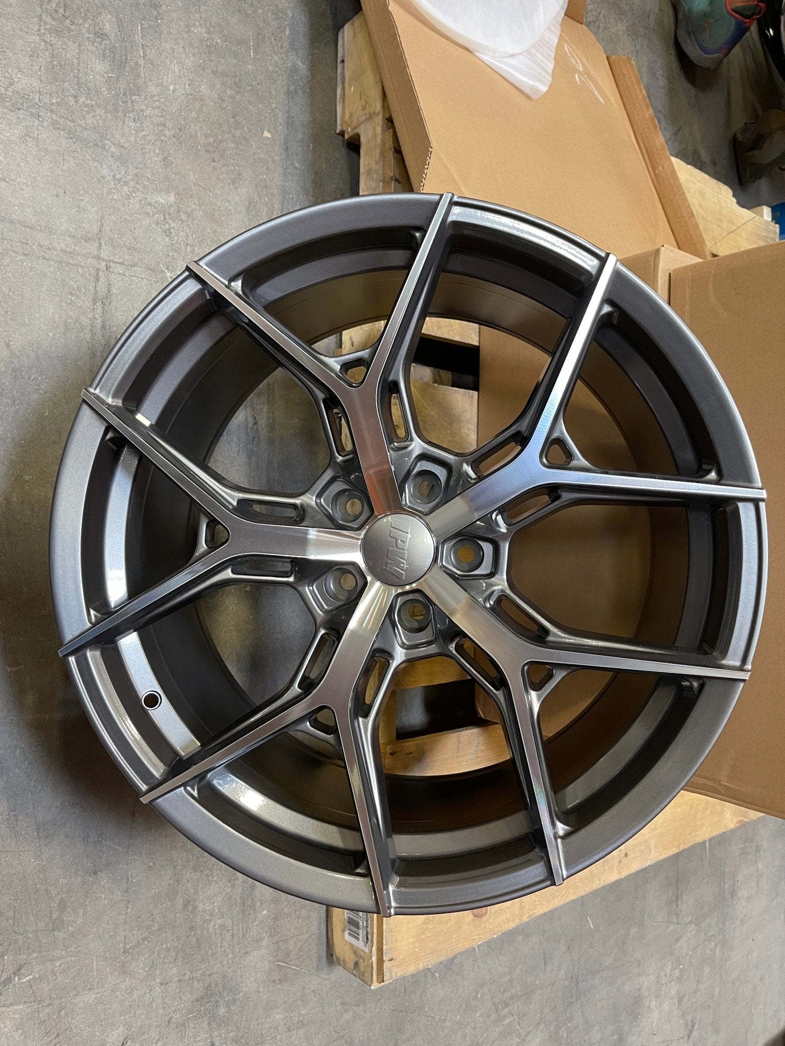 W1500 1696 Gunmetal Machined Face 20x8.5 ET35 5x112/114.3 CB73.1