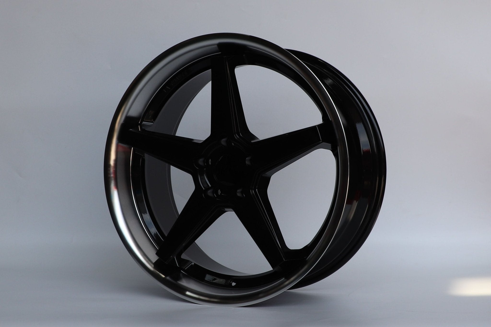 W1501 D1680 Black Machined Lip 20x10.5 ET35 5x112/114.3 CB73.1