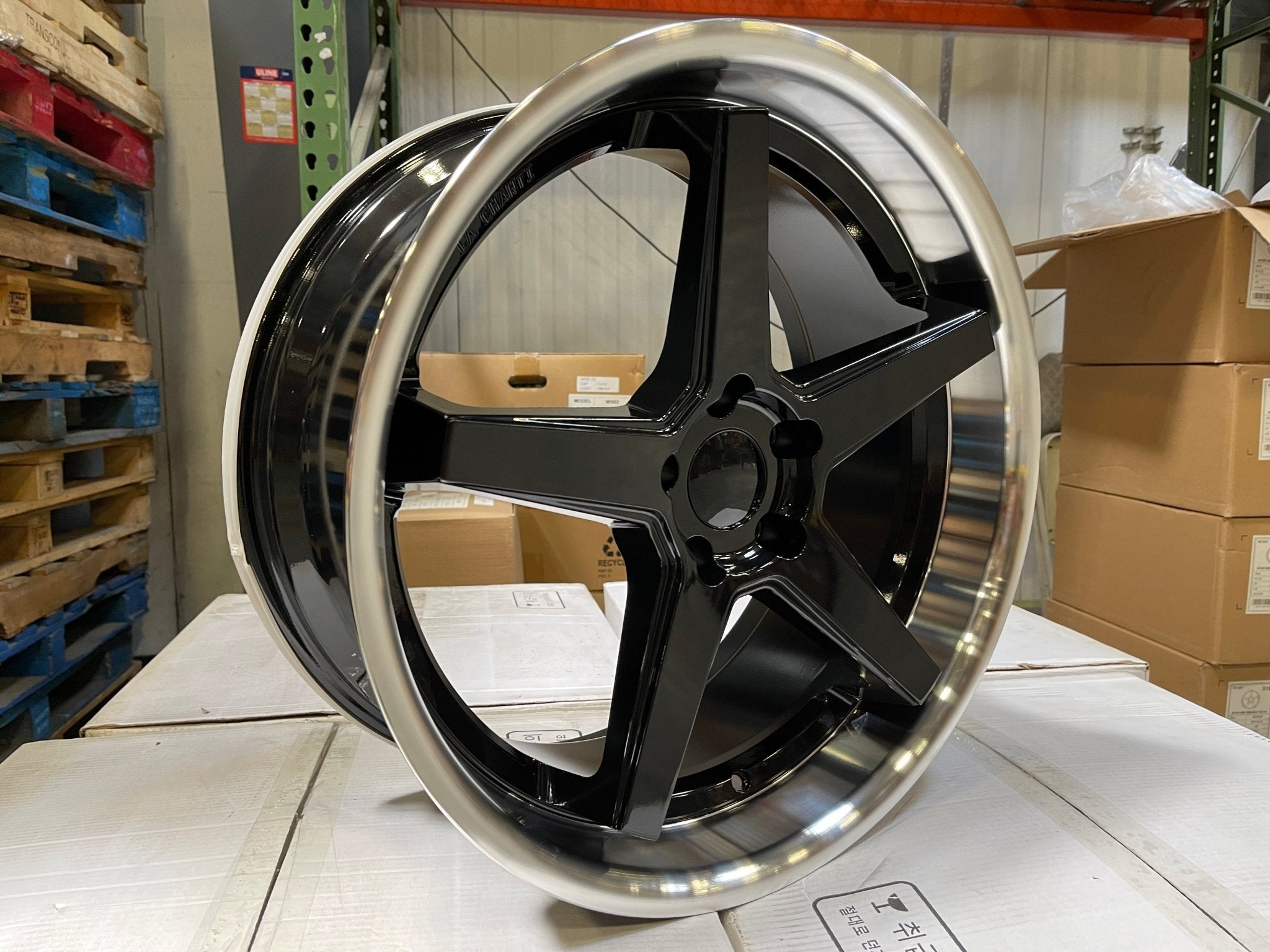 W1501 D1680 Black Machined Lip 20x9.0 ET35 5x112/114.3 CB73.1
