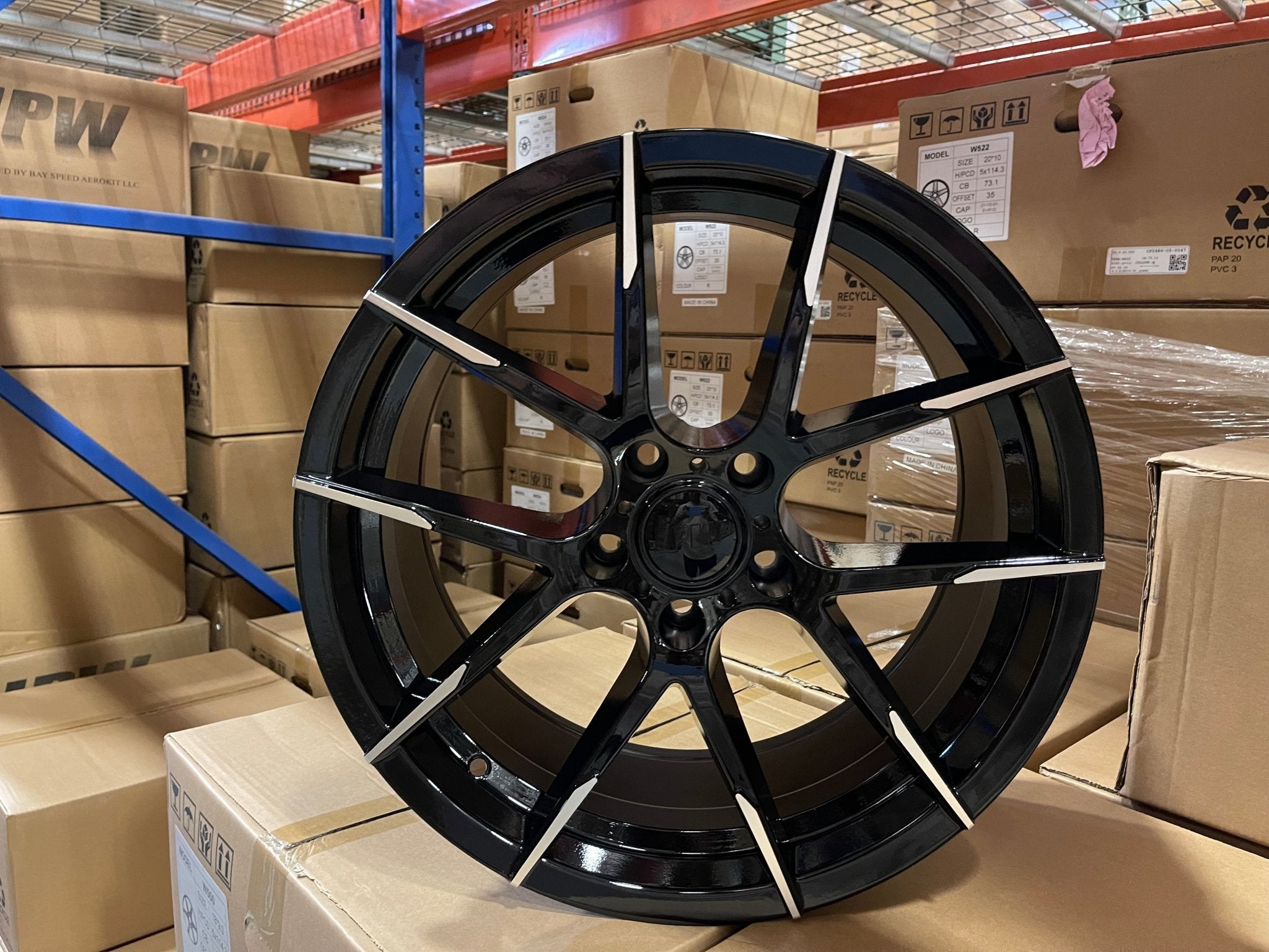 W1504 1641 Black Machined Face 18x8.5 ET35 5x114.3 CB73.1