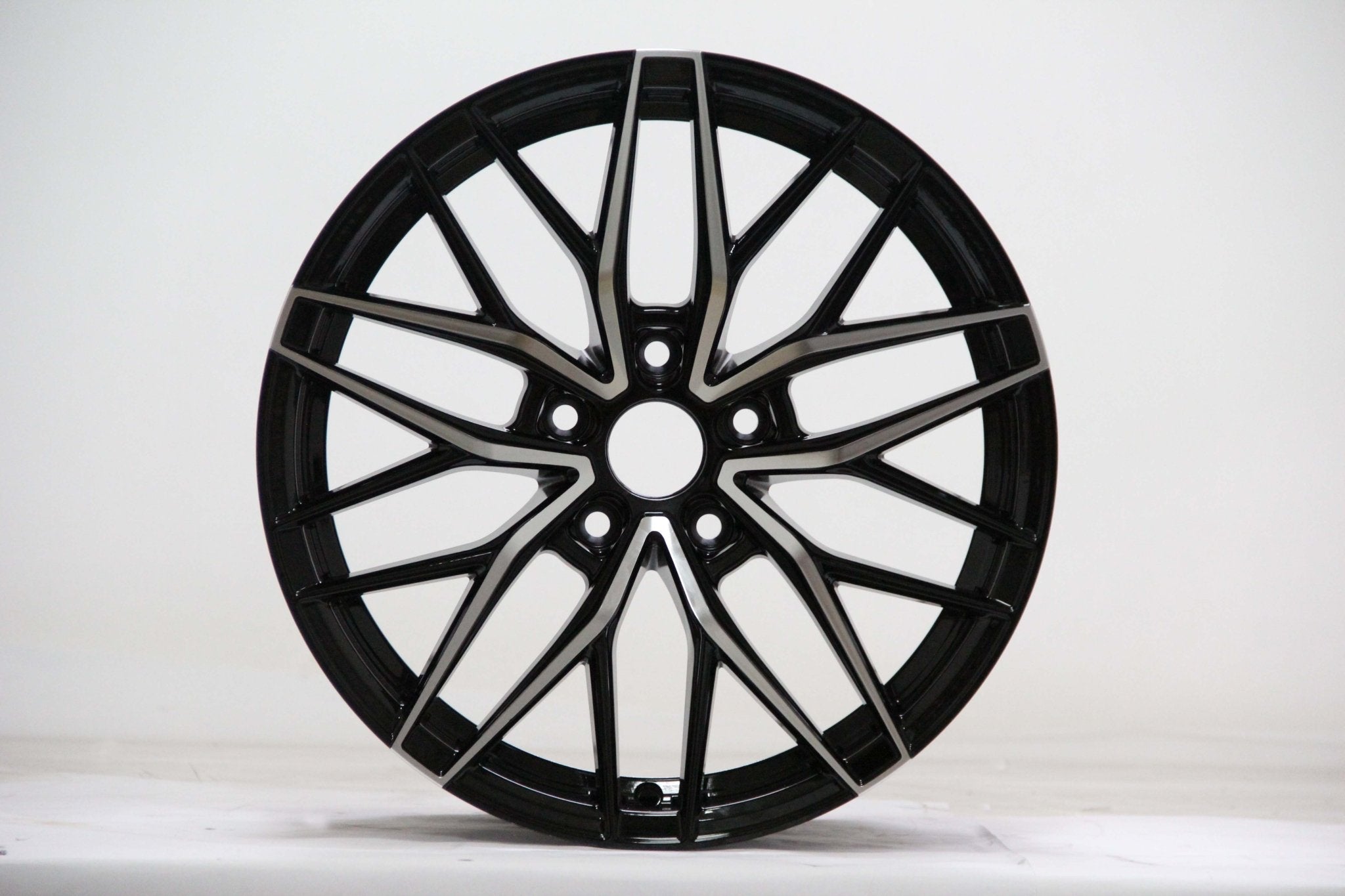 W1513 Black Machined Face 18x8.0 Et35 5x114.3 CB73.1
