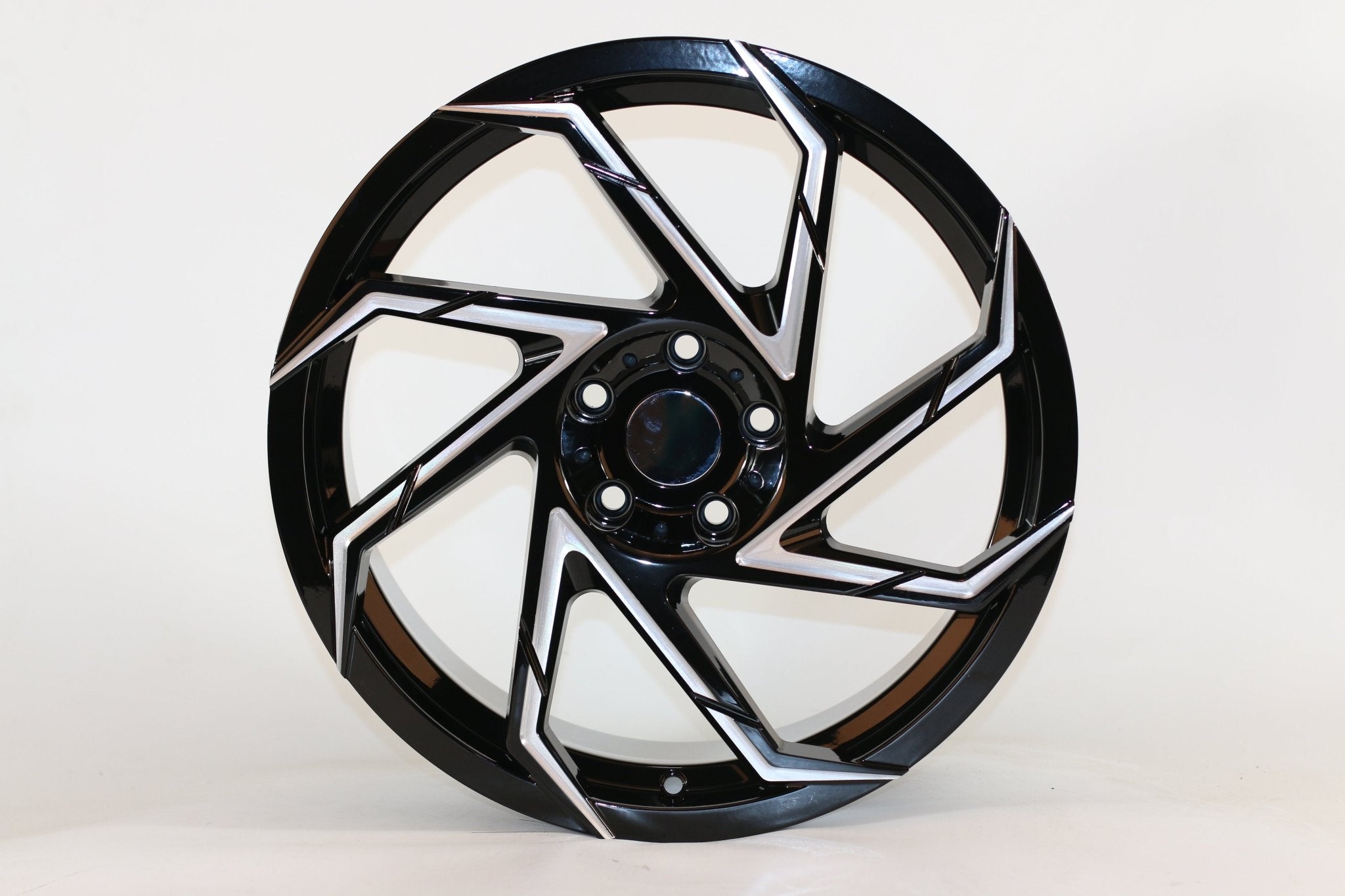 W152 iVF-28 Bronze Machined Lip 17x7.5 ET40 5x100 CB73.1