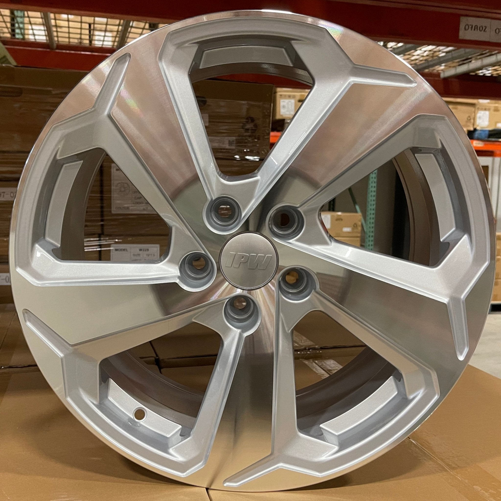 W215 1719 Silver Machined Face 18x7.5 ET35 5x114.3 CB73.1
