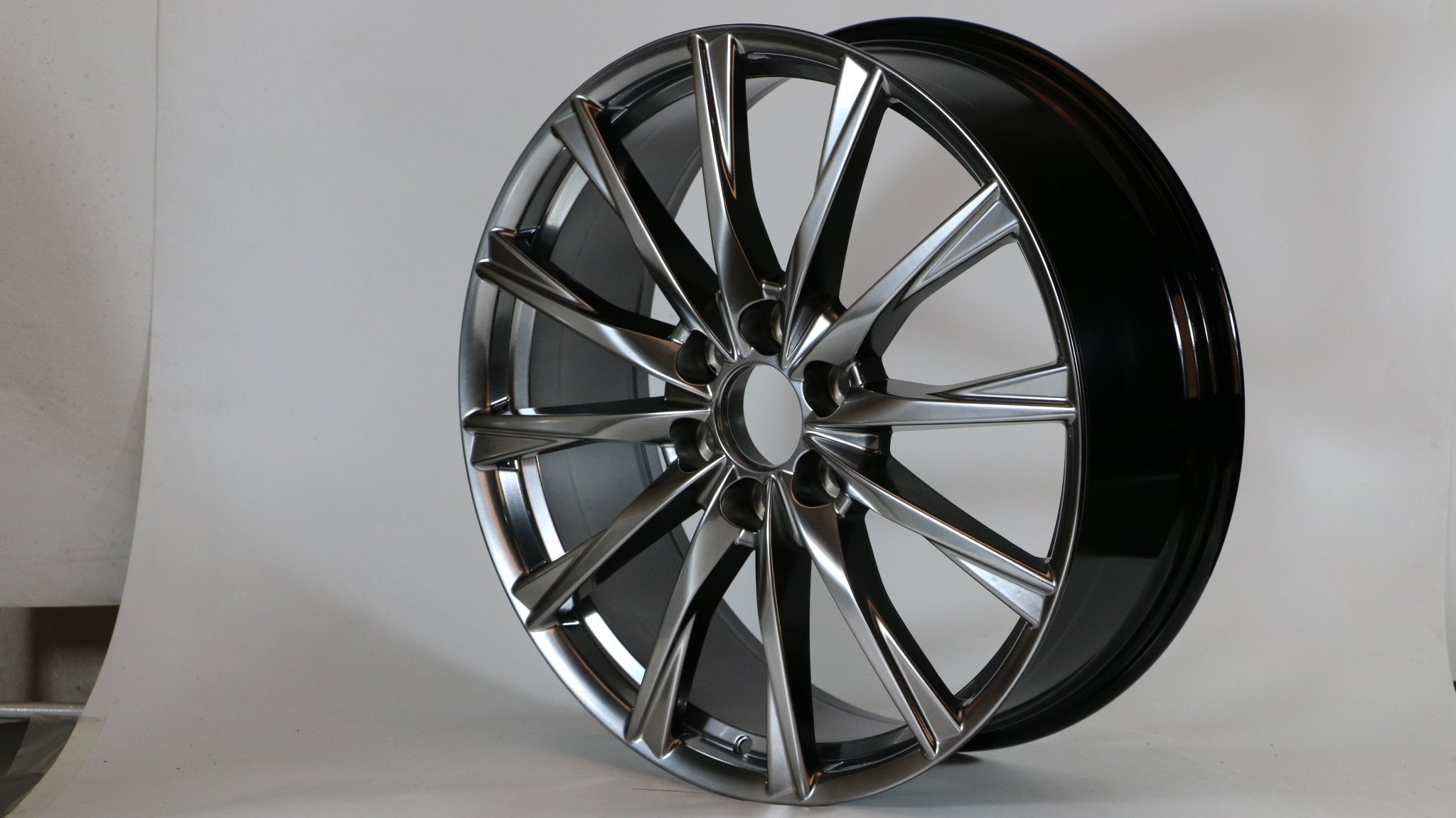 W223 IV-663 Hyper Black 22x8.0 ET55 6x139.7 CB95.1