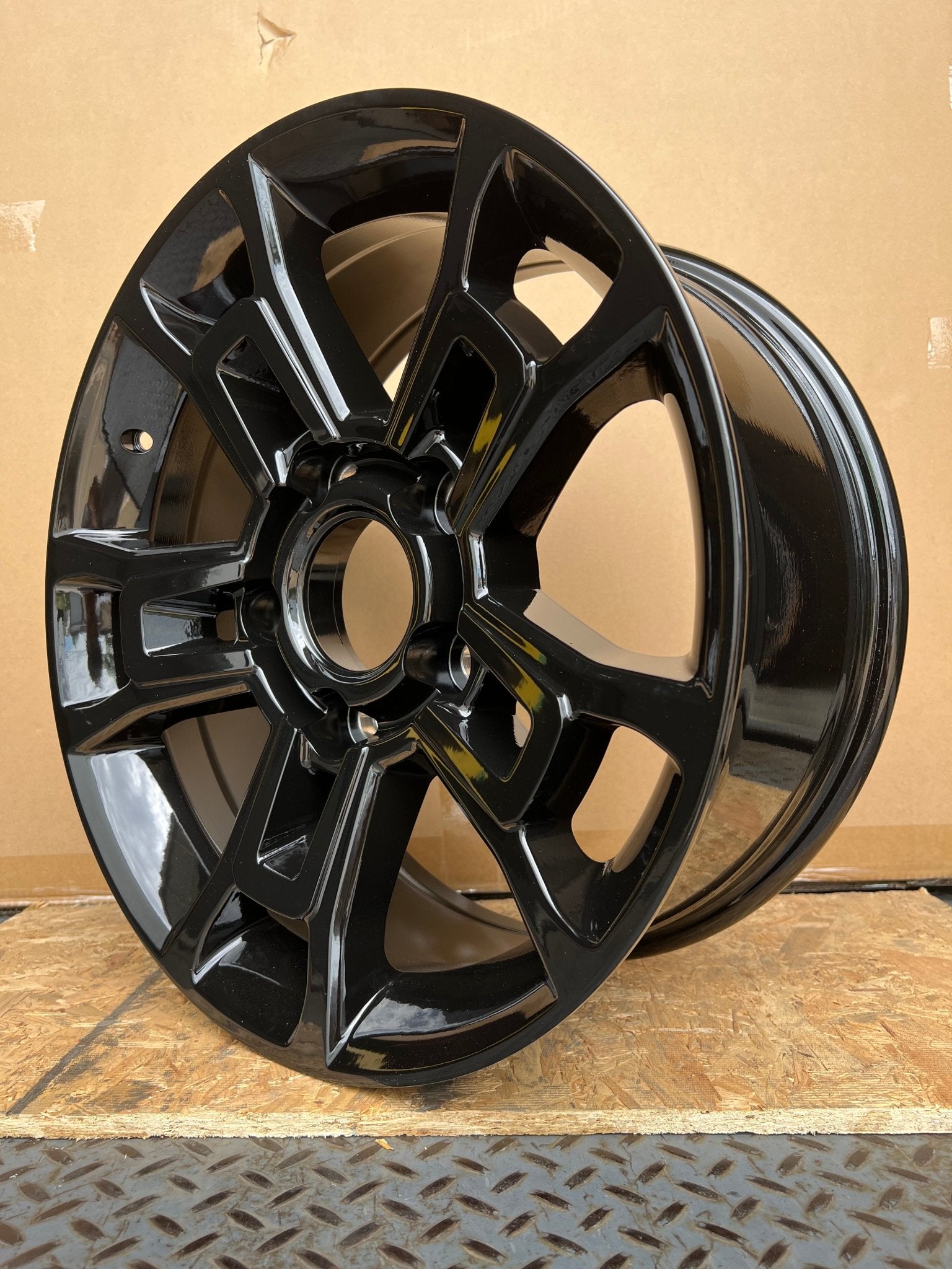 W253 XH298 Gloss Black 18x8.0 ET20 CB110 5x150