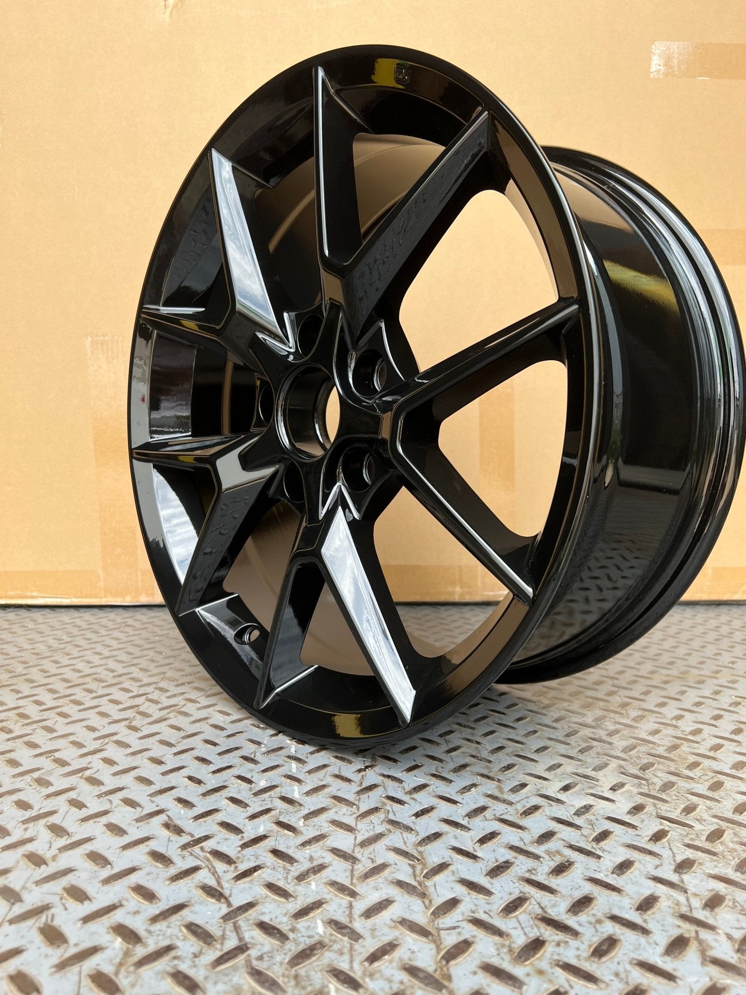 W306 1833 Gloss Black 17x7.50 ET42 5x114.3 CB64.1