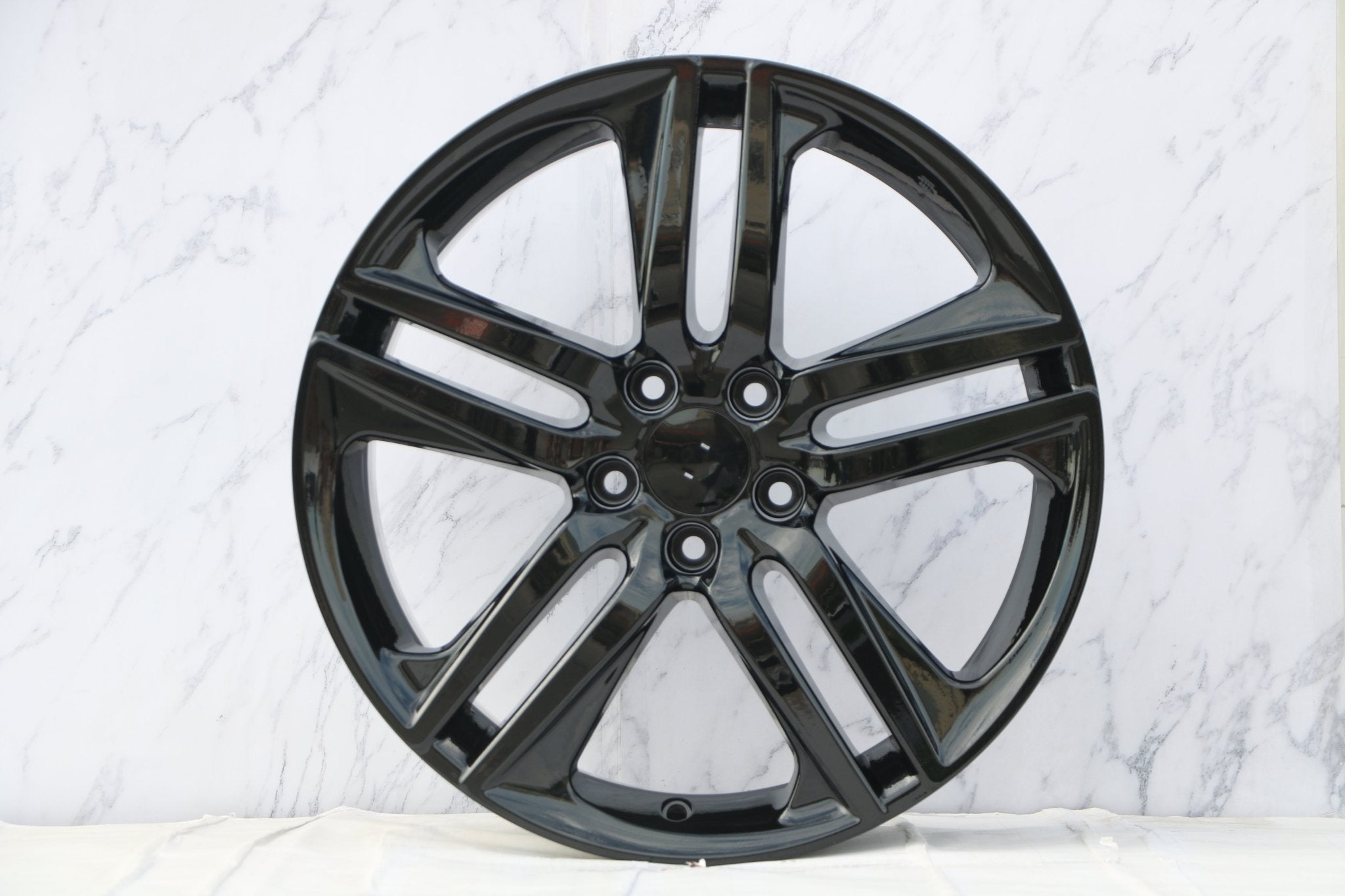 W307 Gloss Black 20x8.5 Et45 5x120 CB64.1
