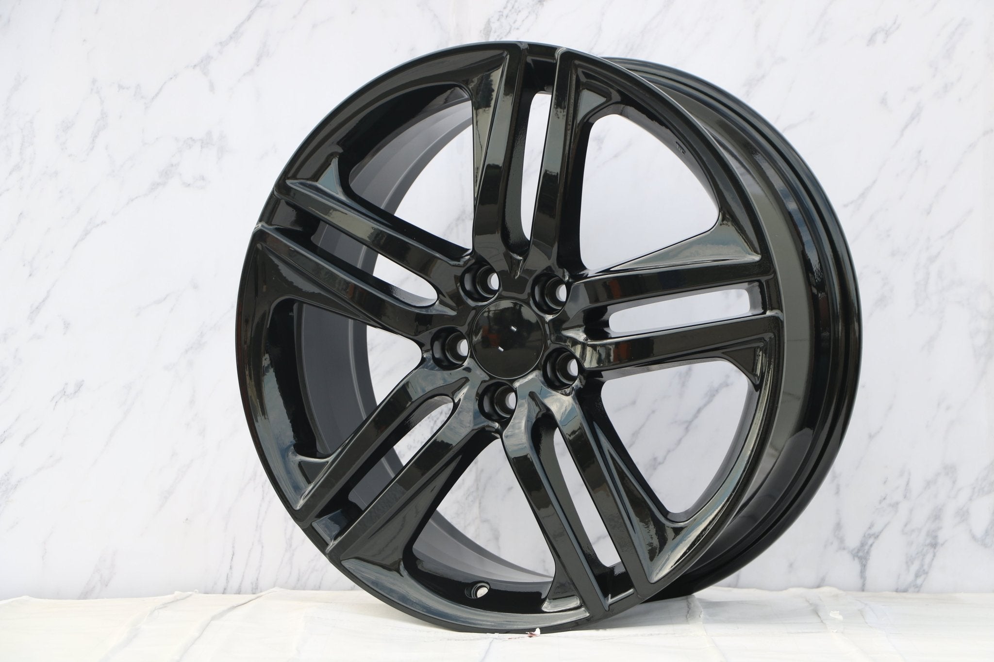 W307 Gloss Black 20x8.5 Et45 5x120 CB64.1