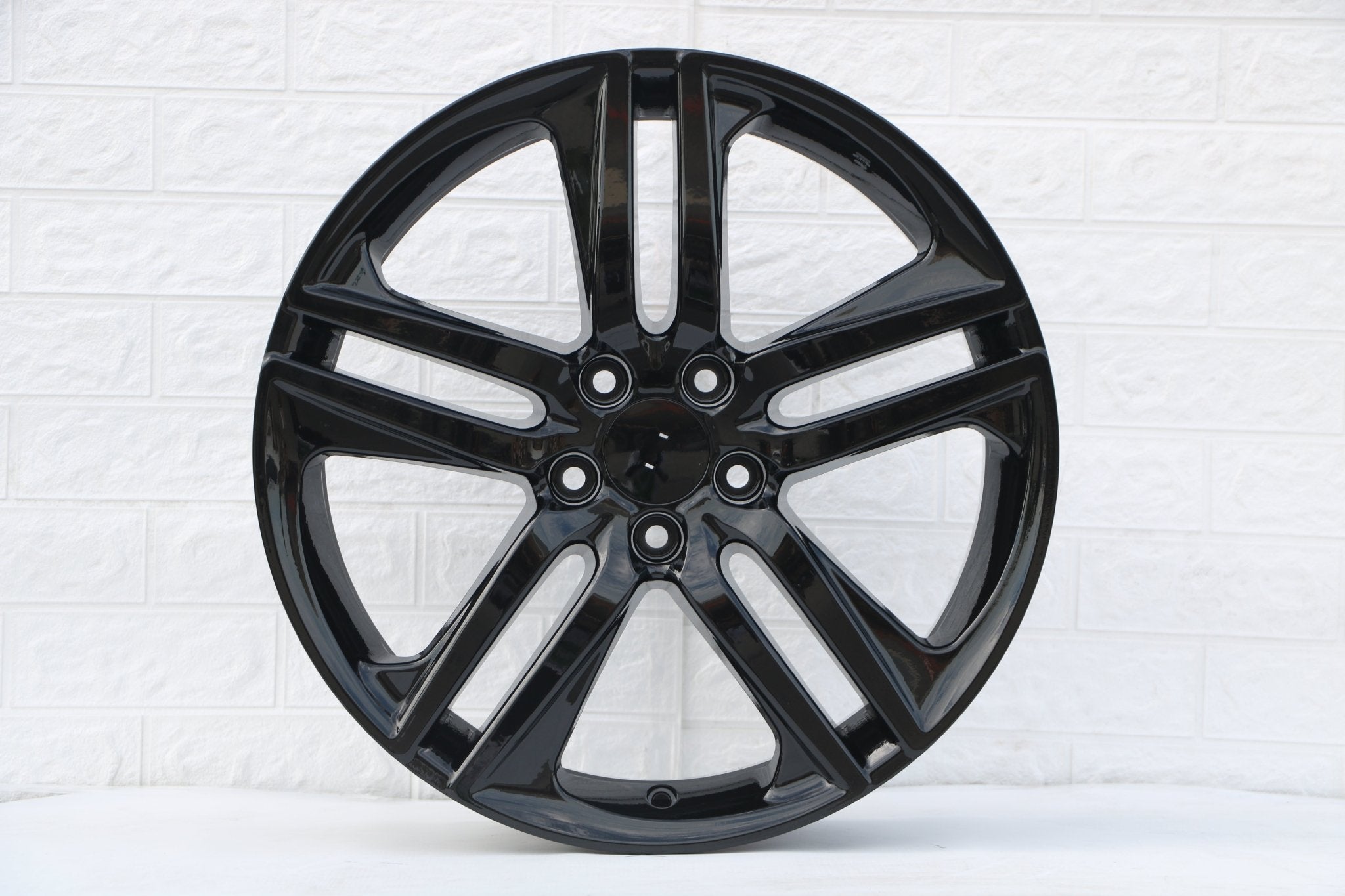 W307 Gloss Black 20x8.5 Et45 5x120 CB64.1