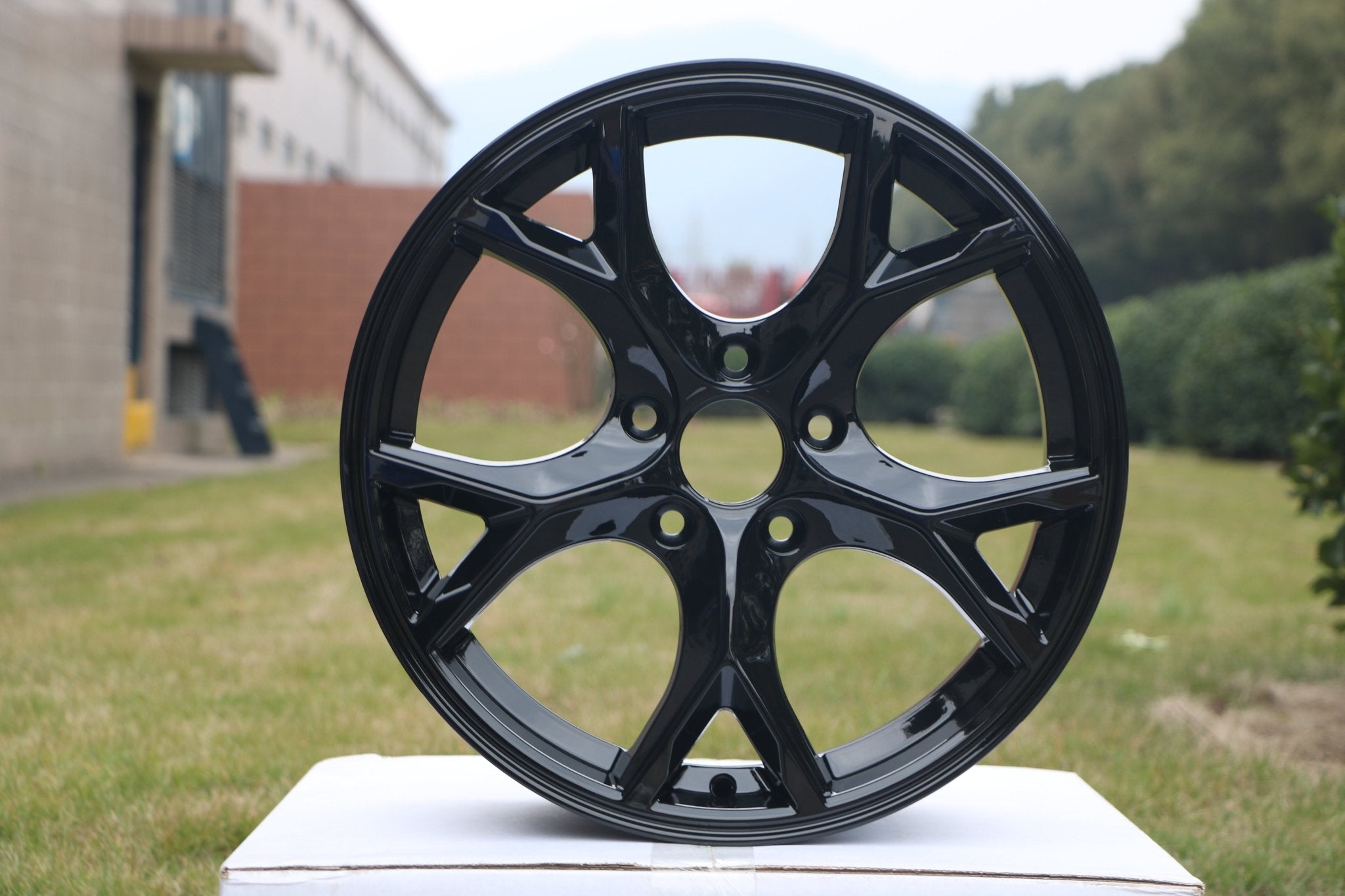 W313 Gloss Black 17x7.5 Et42 5x114.3 CB64.1