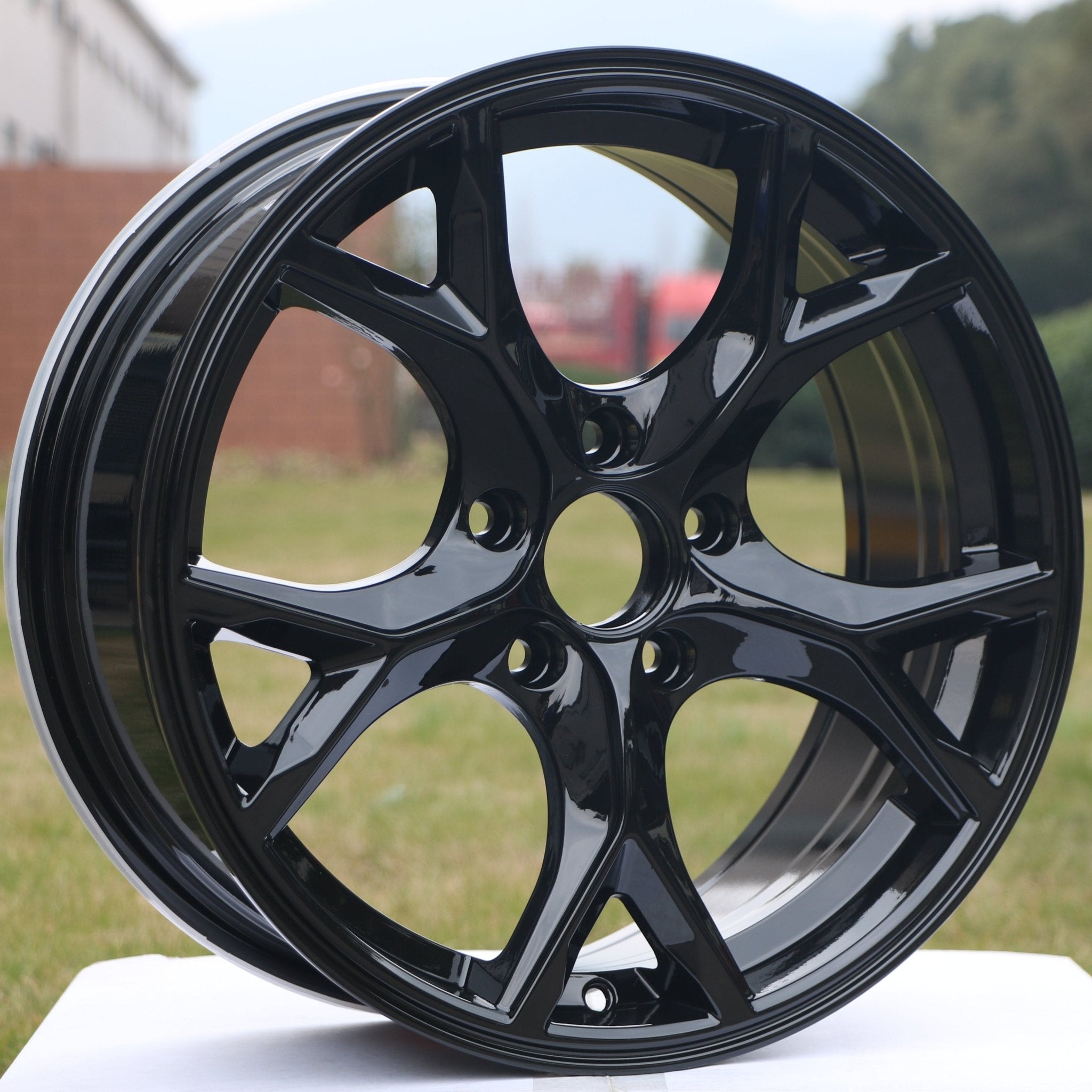 W313 Gloss Black 17x7.5 Et42 5x114.3 CB64.1